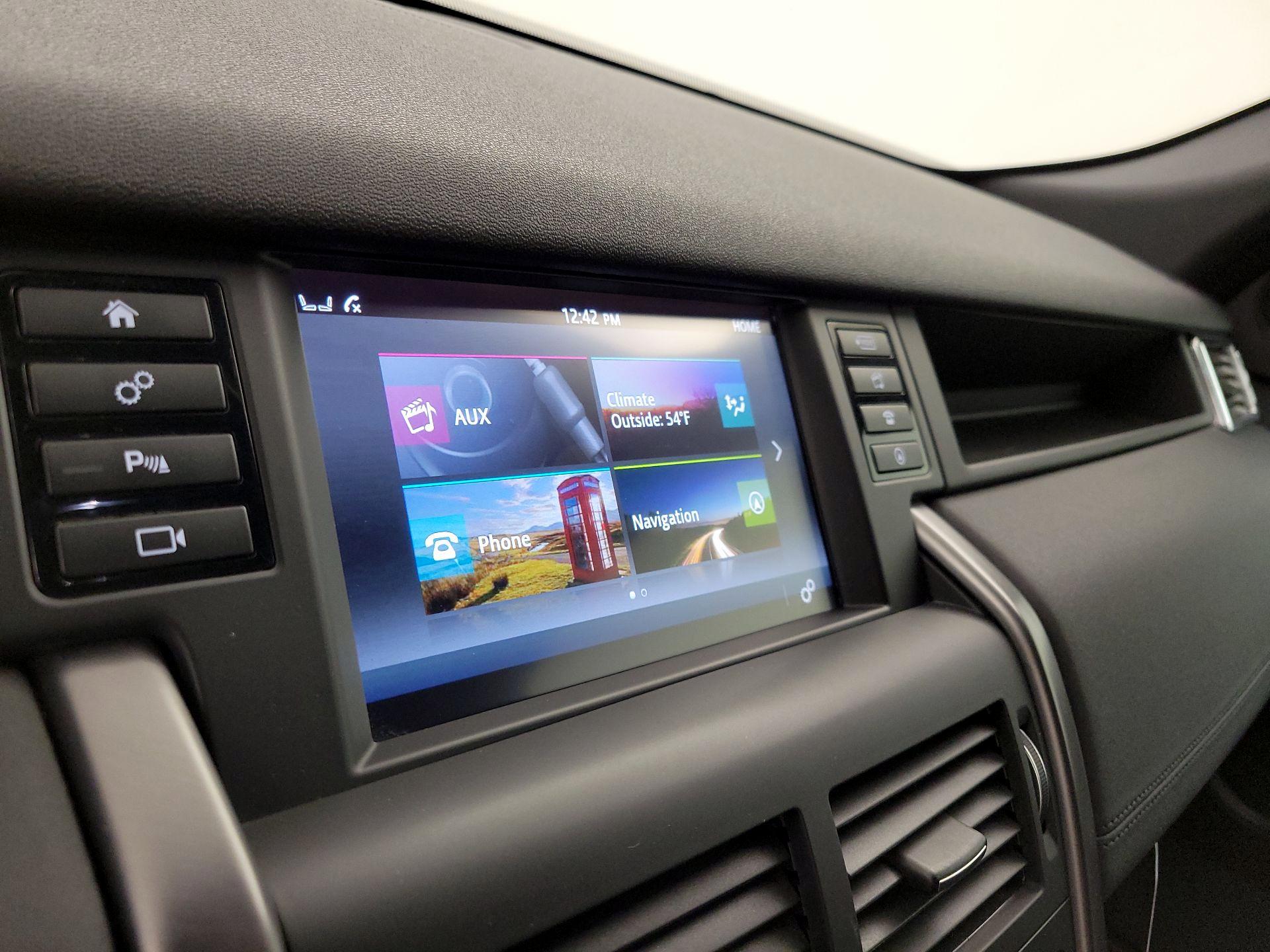 Thumbnail: 2019 Land Rover Discovery Sport - 14