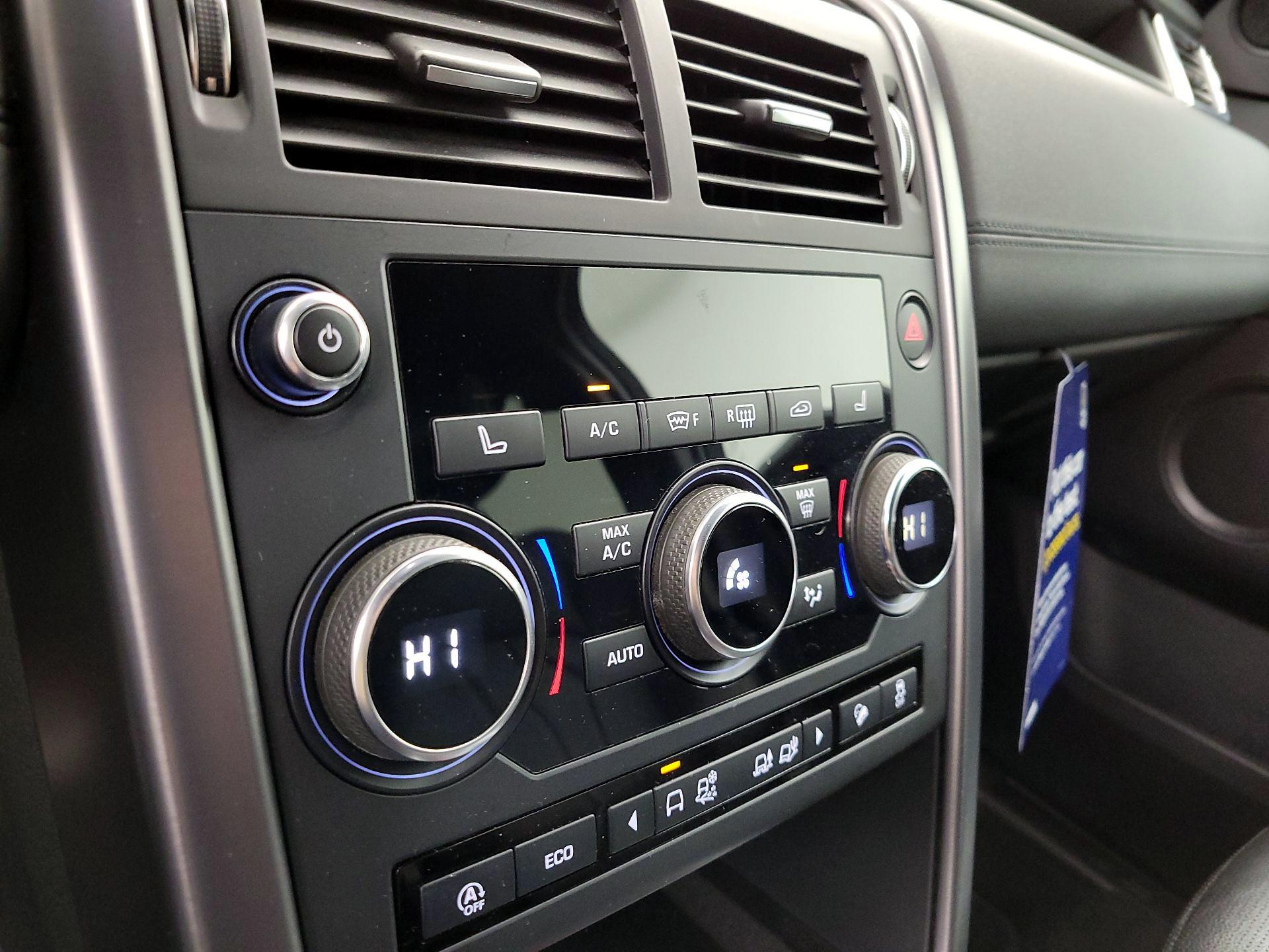 Thumbnail: 2019 Land Rover Discovery Sport - 17