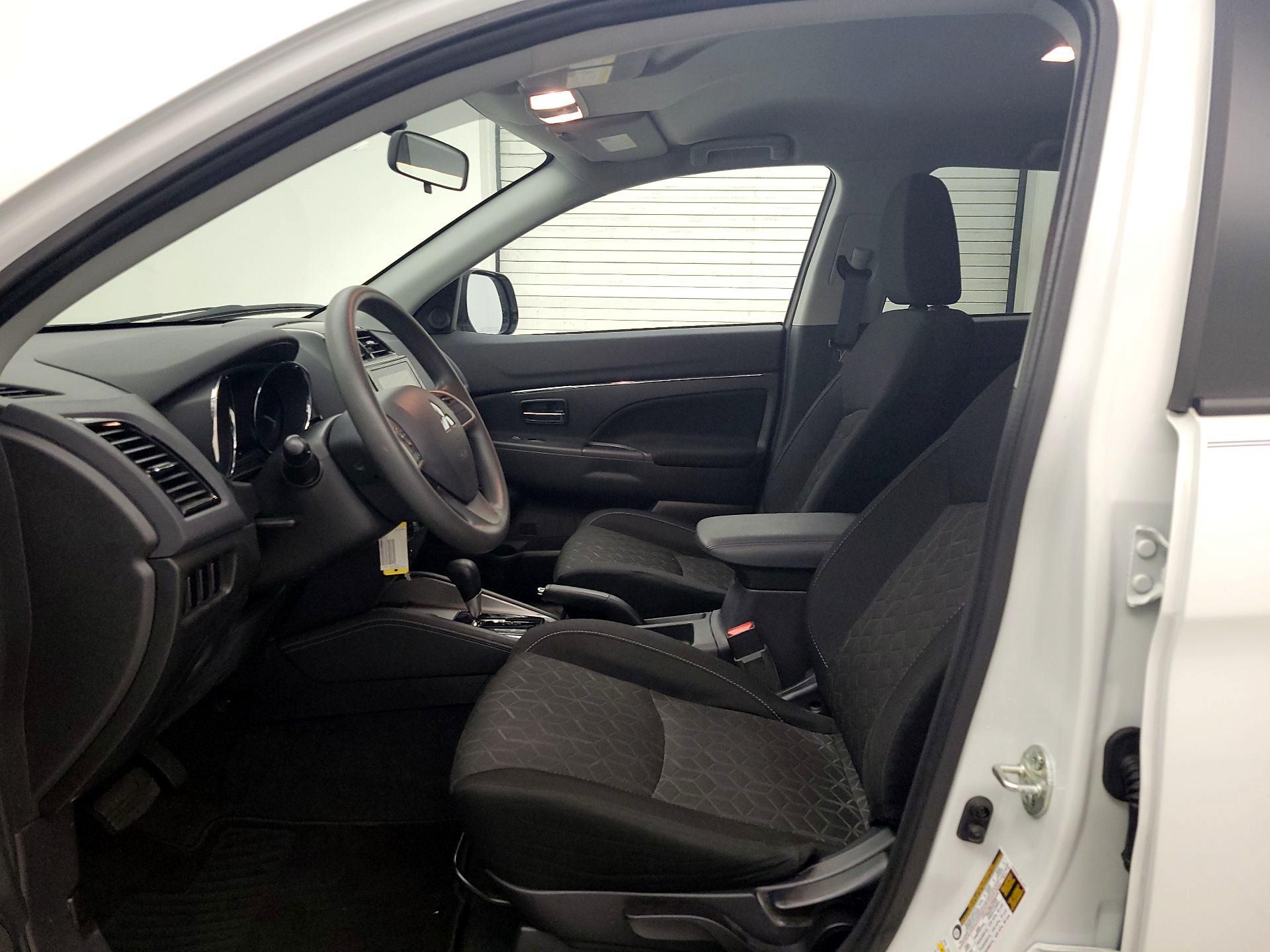 Thumbnail: 2020 Mitsubishi Outlander Sport - 11
