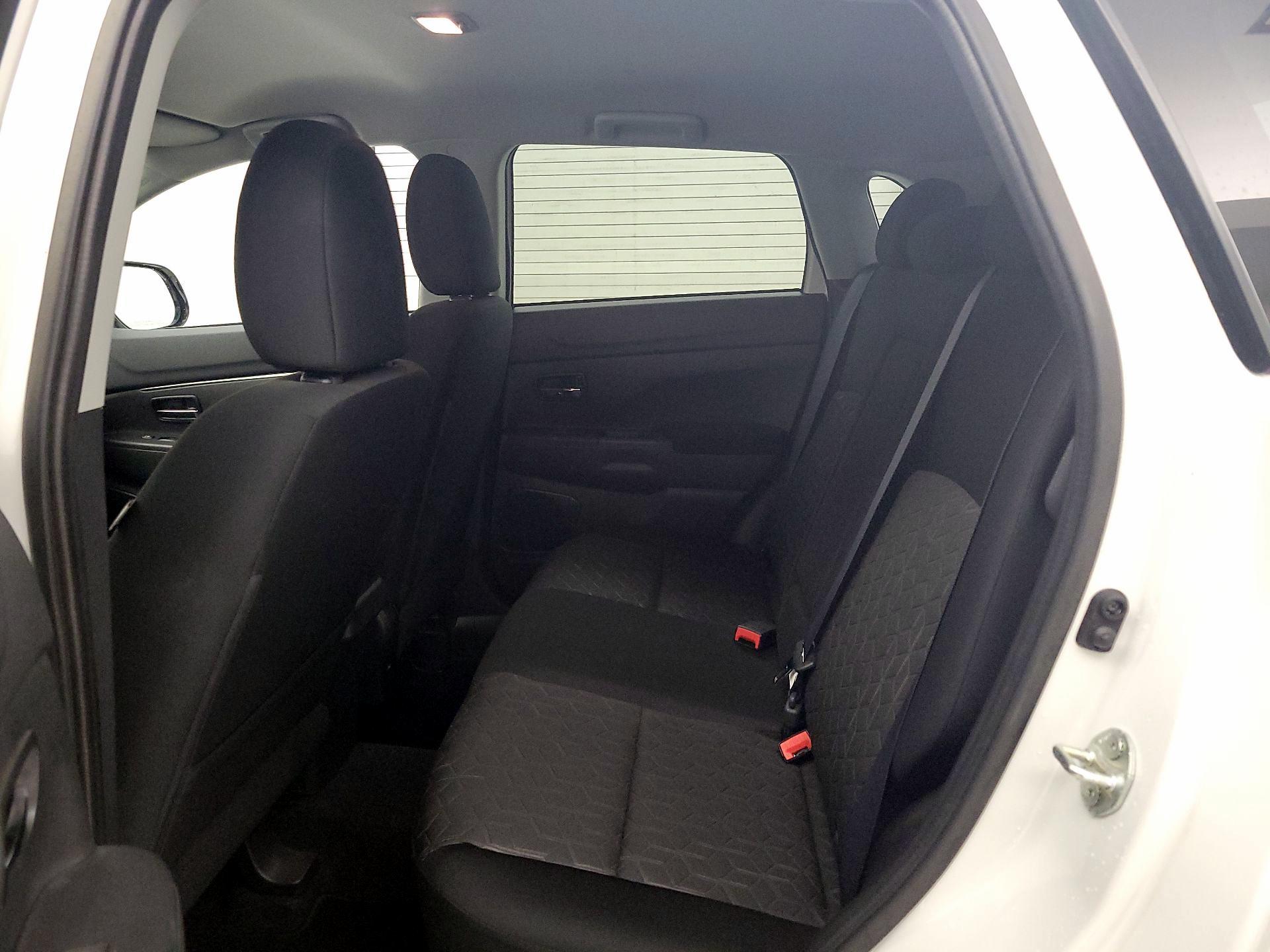 Thumbnail: 2020 Mitsubishi Outlander Sport - 18