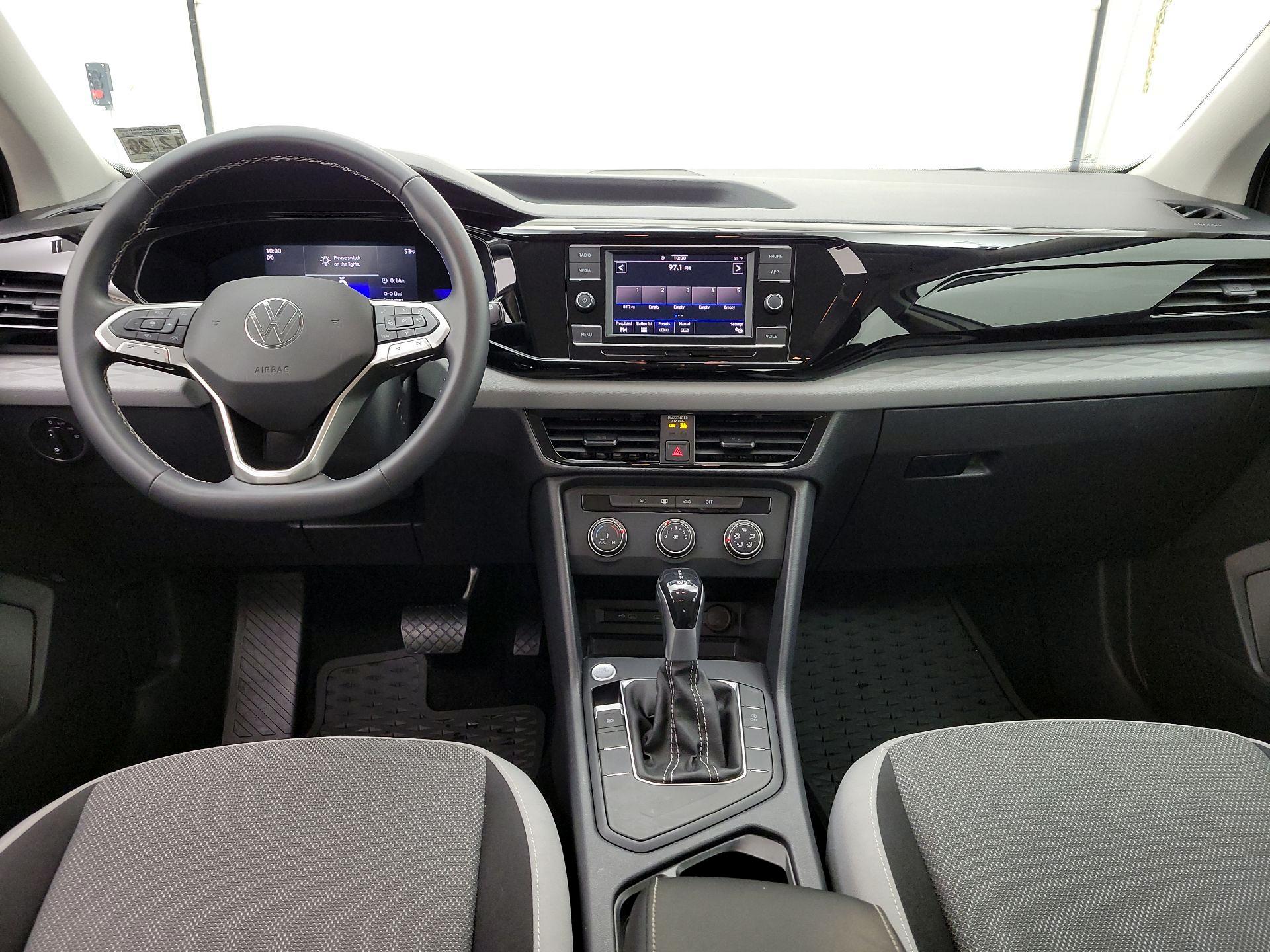 Thumbnail: 2022 Volkswagen Taos - 9