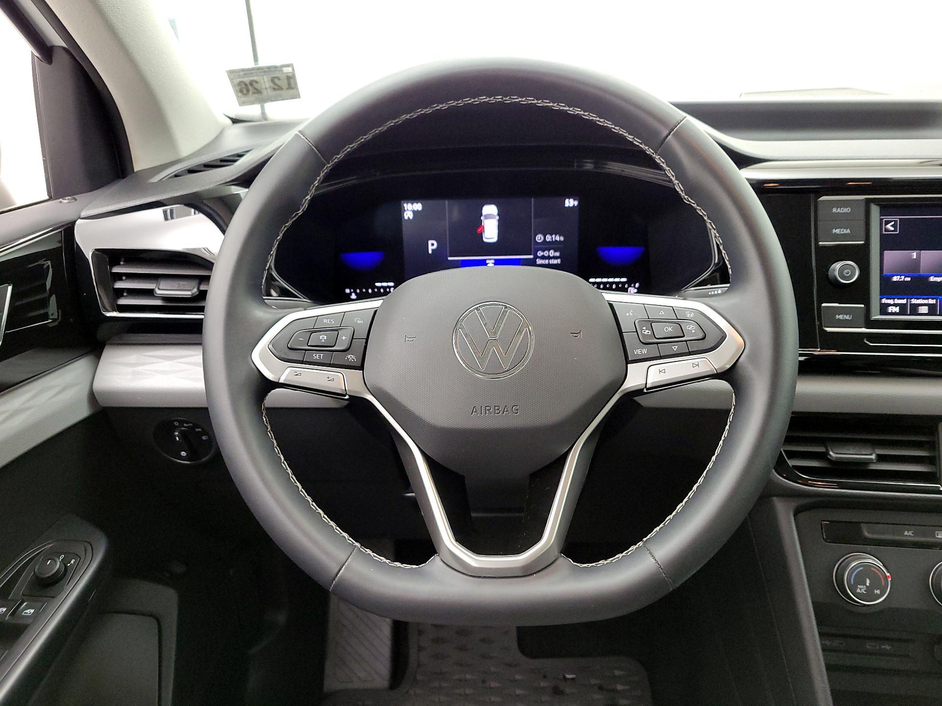 Thumbnail: 2022 Volkswagen Taos - 10