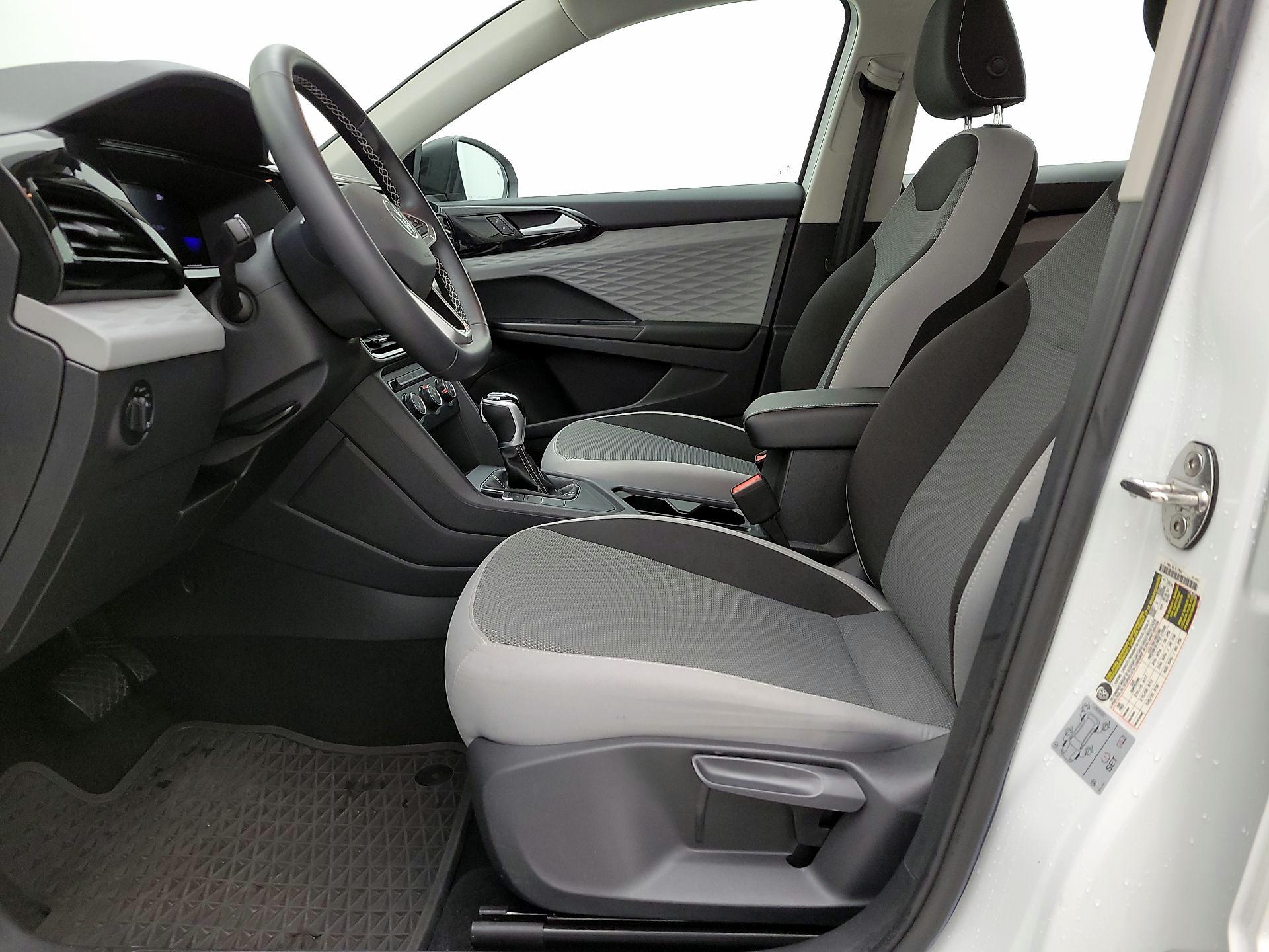 Thumbnail: 2022 Volkswagen Taos - 11