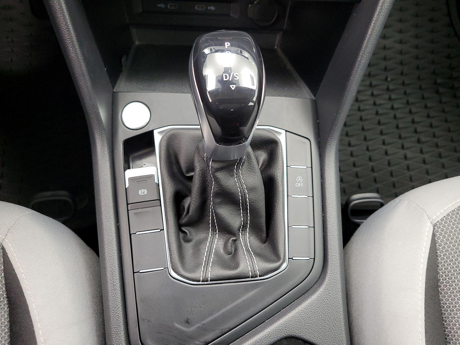 Thumbnail: 2022 Volkswagen Taos - 17