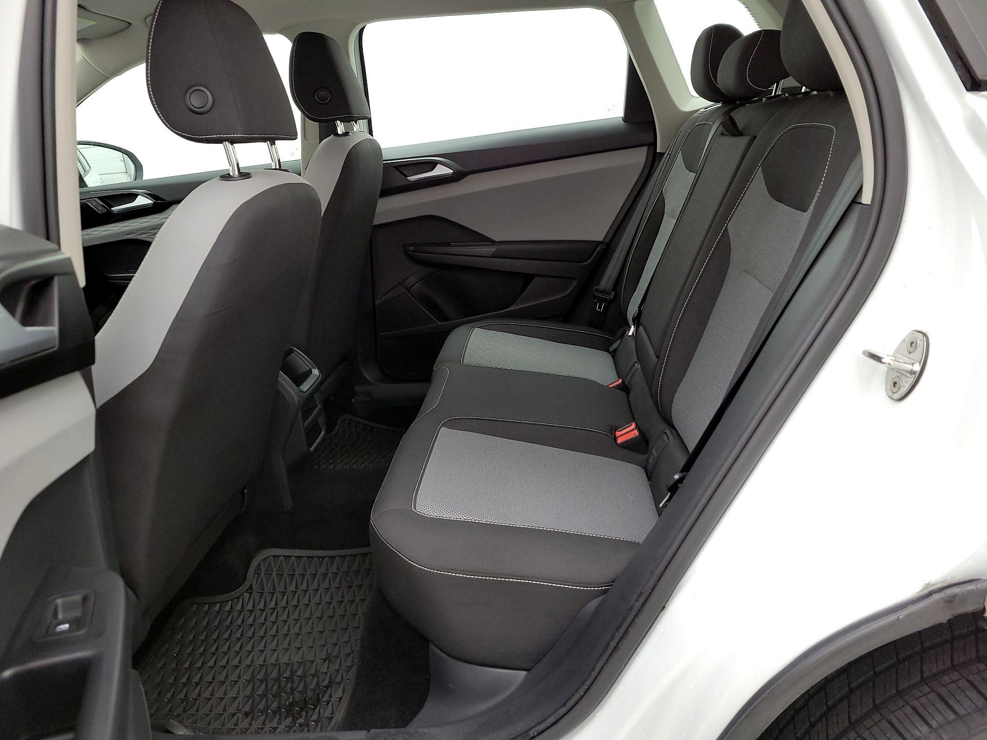 Thumbnail: 2022 Volkswagen Taos - 19