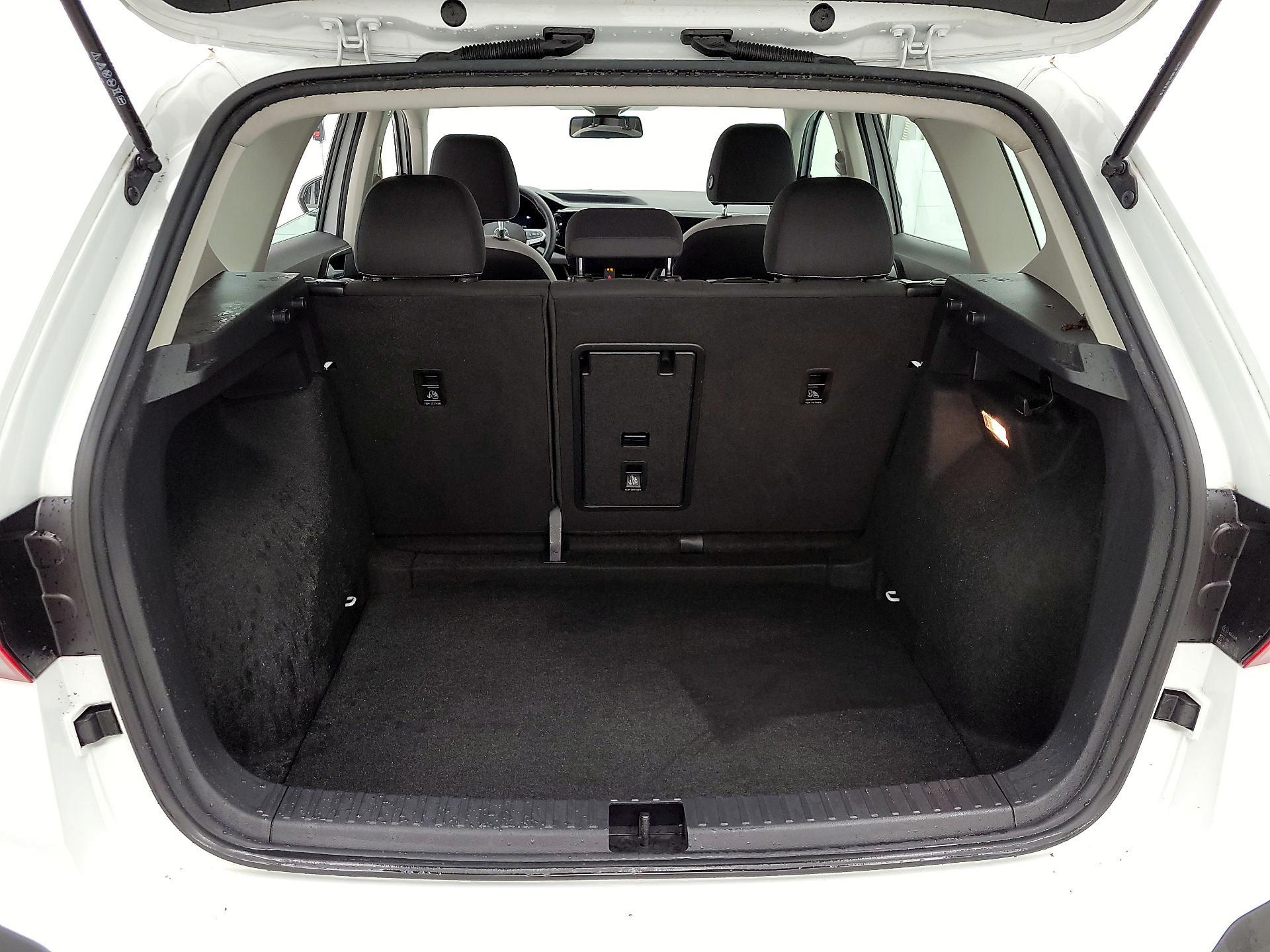 Thumbnail: 2022 Volkswagen Taos - 20