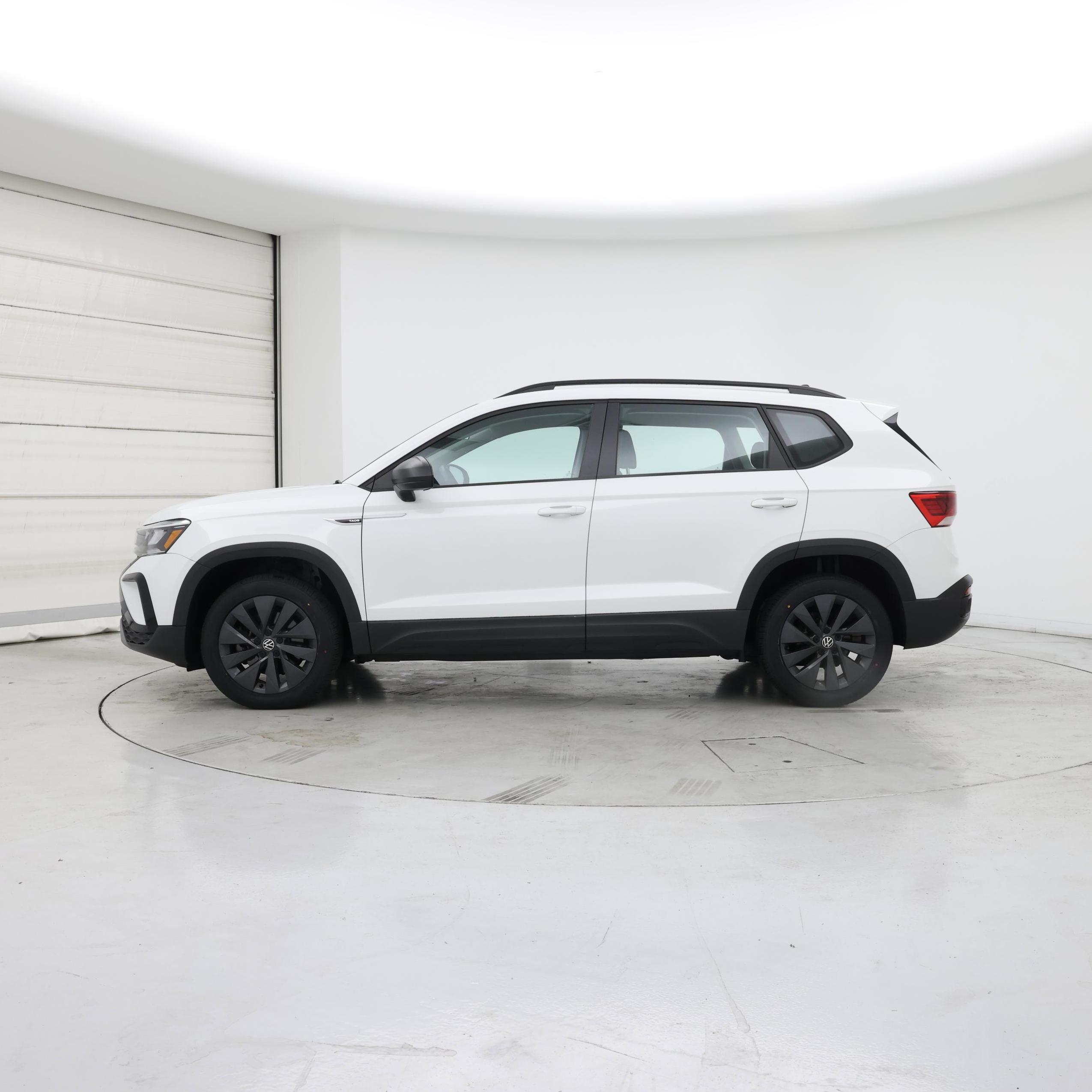 Thumbnail: 2022 Volkswagen Taos - 3