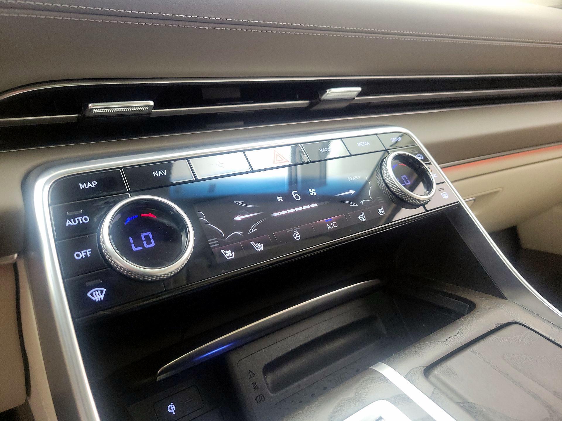 Thumbnail: 2024 Genesis GV80 - 16