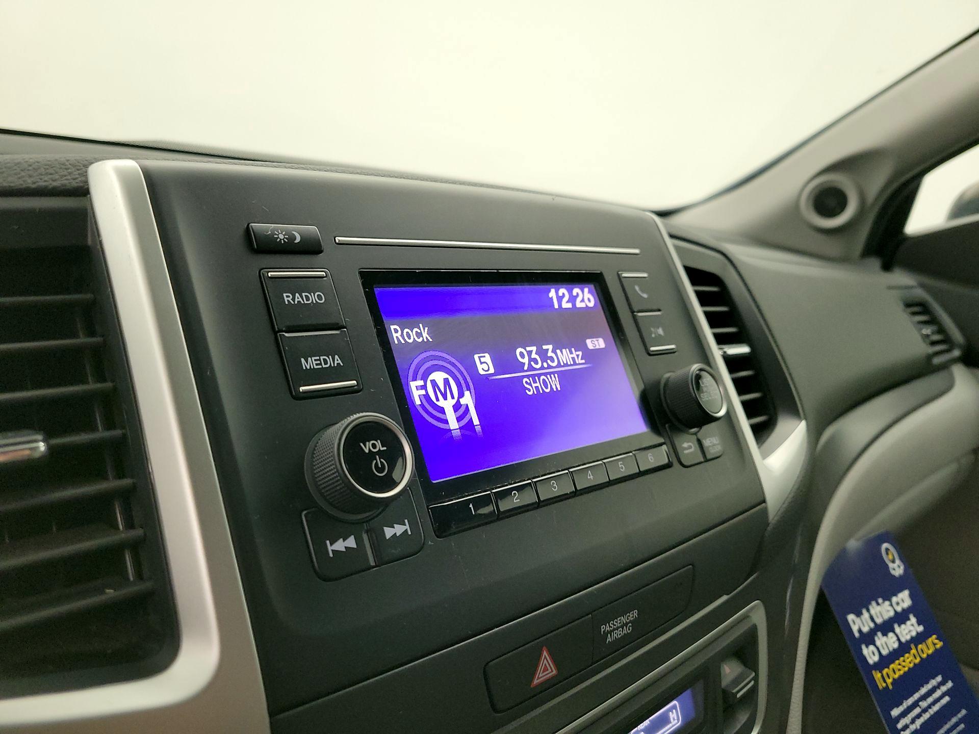 Thumbnail: 2017 Honda Pilot - 15