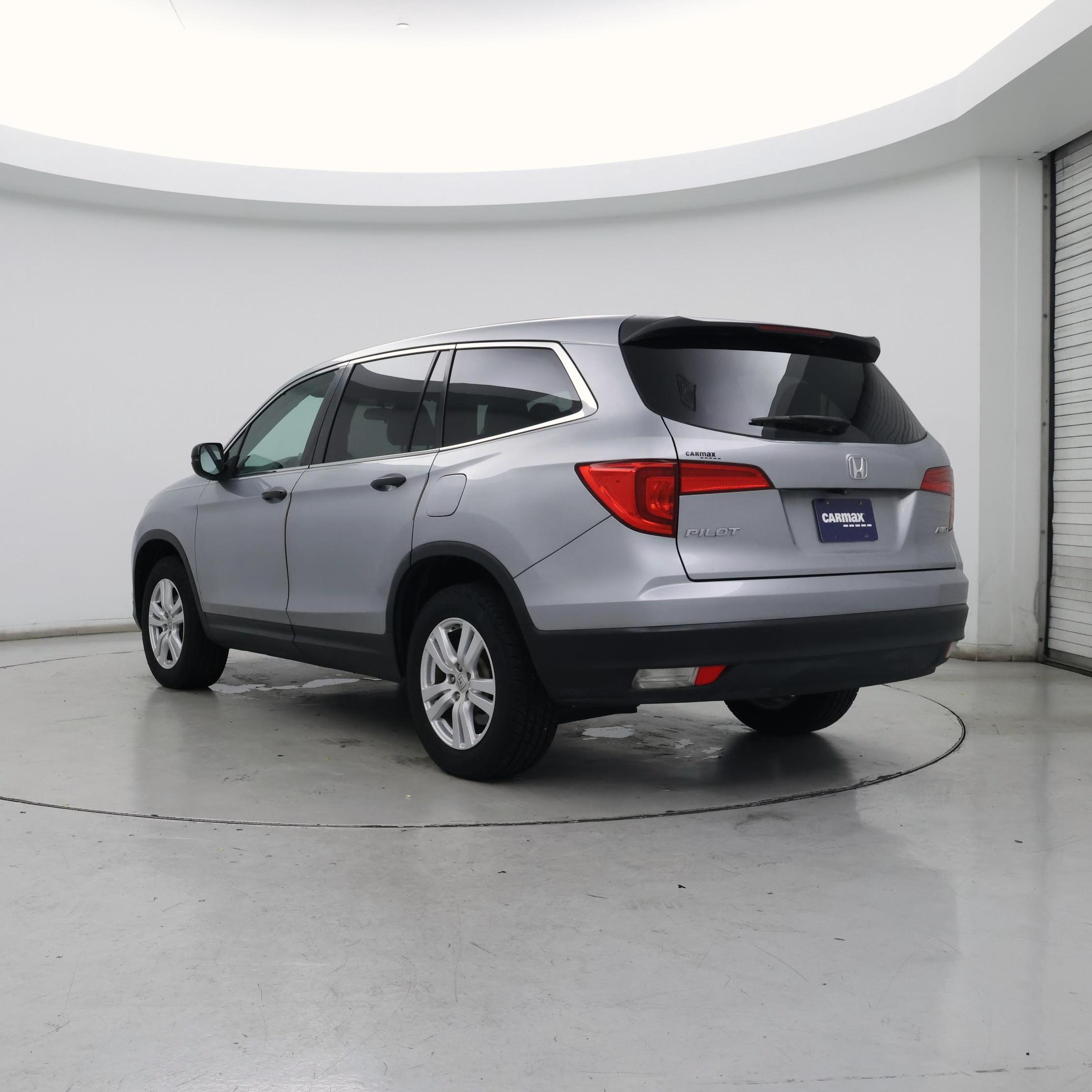 Thumbnail: 2017 Honda Pilot - 2