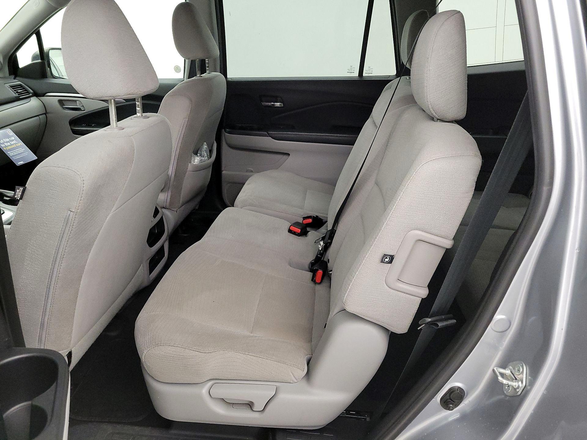 Thumbnail: 2017 Honda Pilot - 19