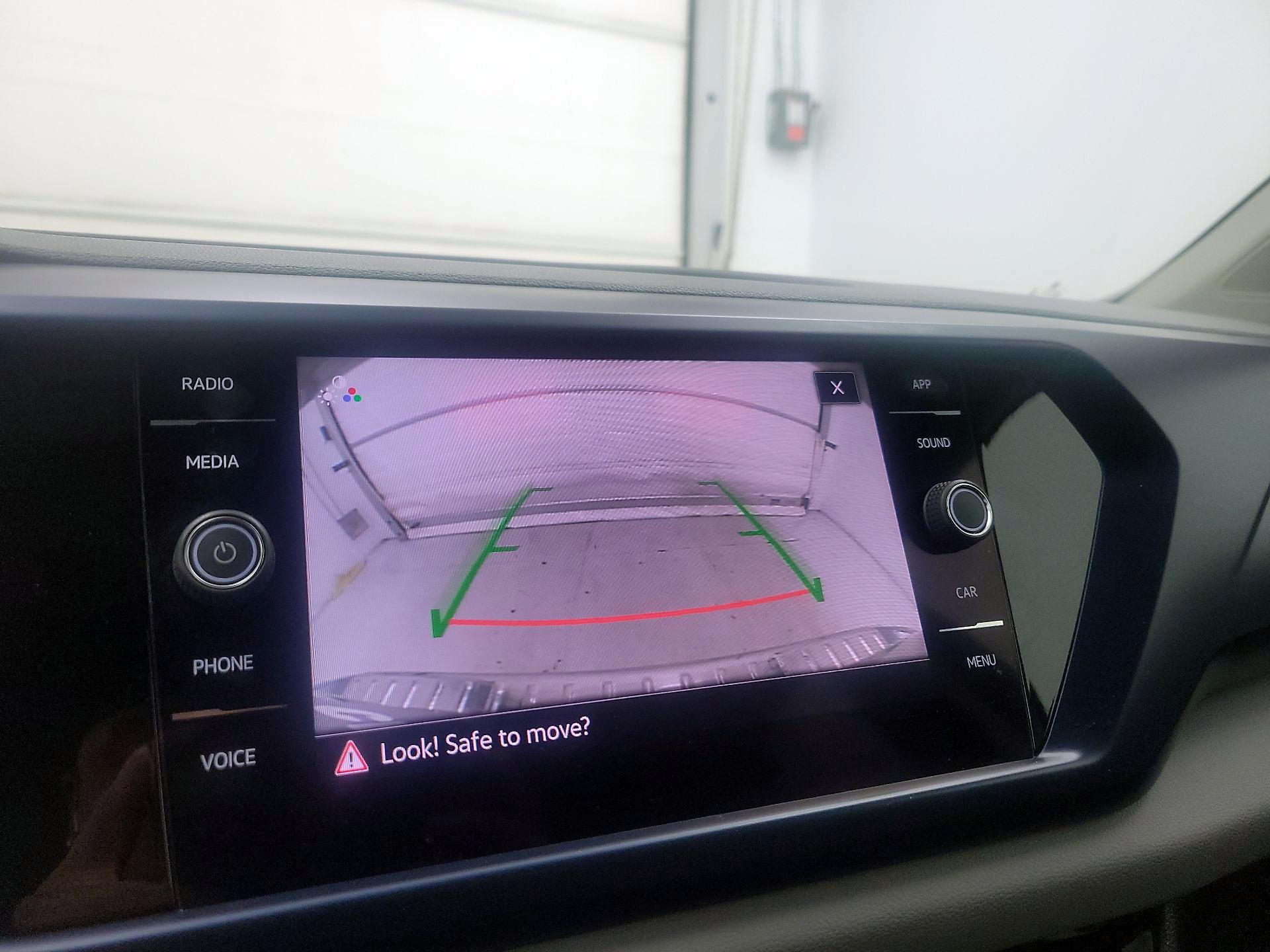 Thumbnail: 2022 Volkswagen Taos - 13