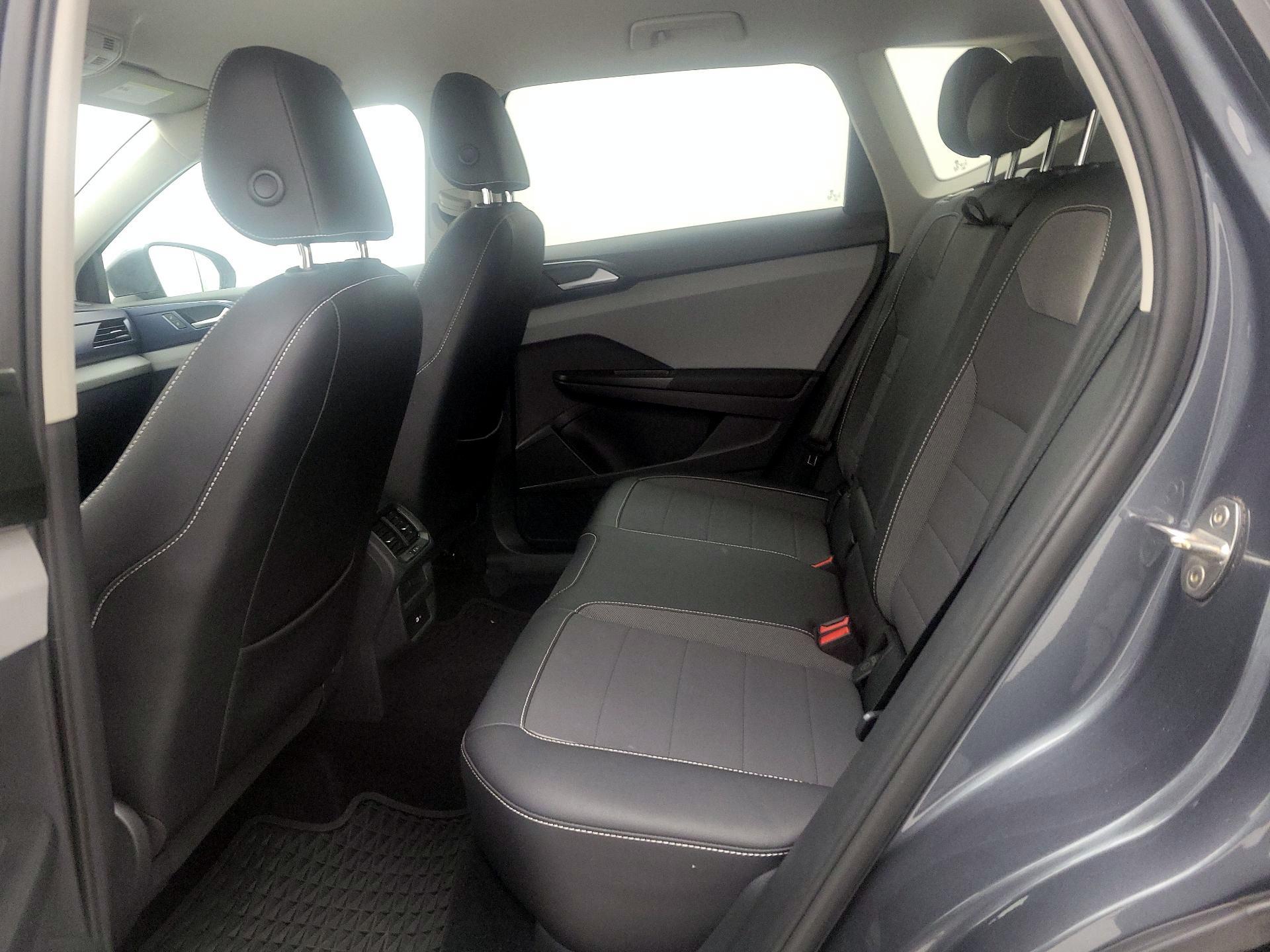 Thumbnail: 2022 Volkswagen Taos - 17