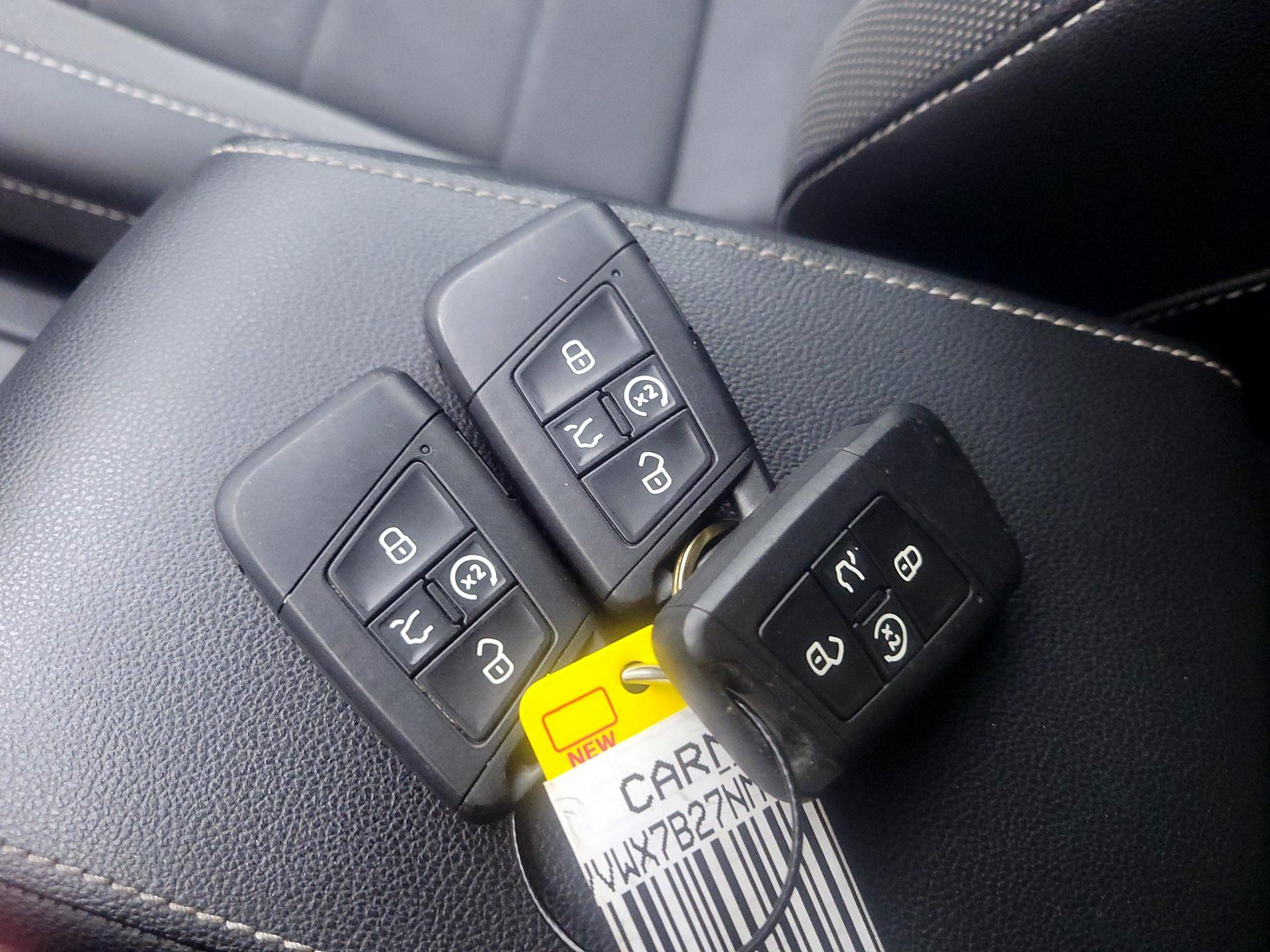 Thumbnail: 2022 Volkswagen Taos - 20