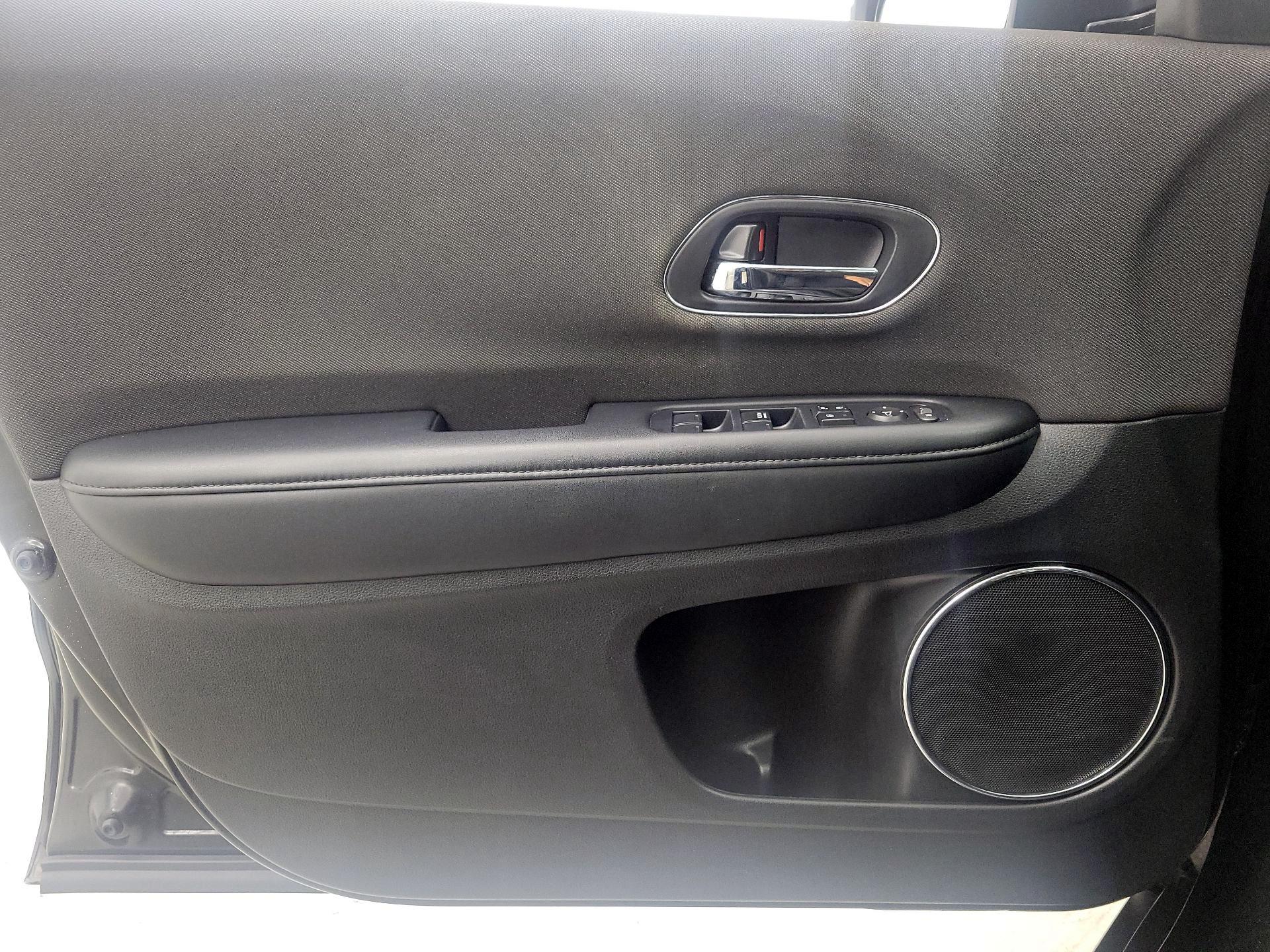 Thumbnail: 2019 Honda HR-V - 12