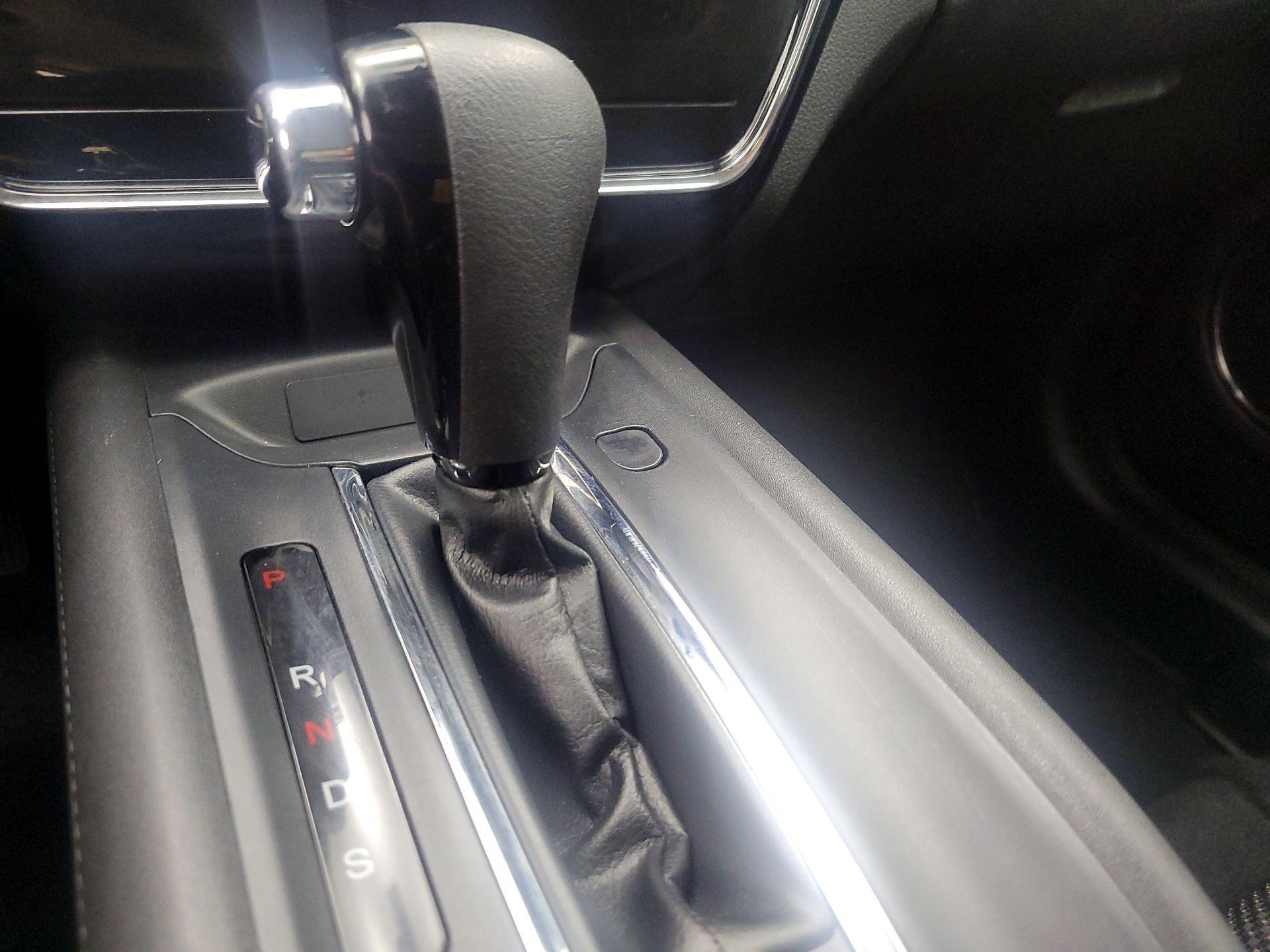 Thumbnail: 2019 Honda HR-V - 17