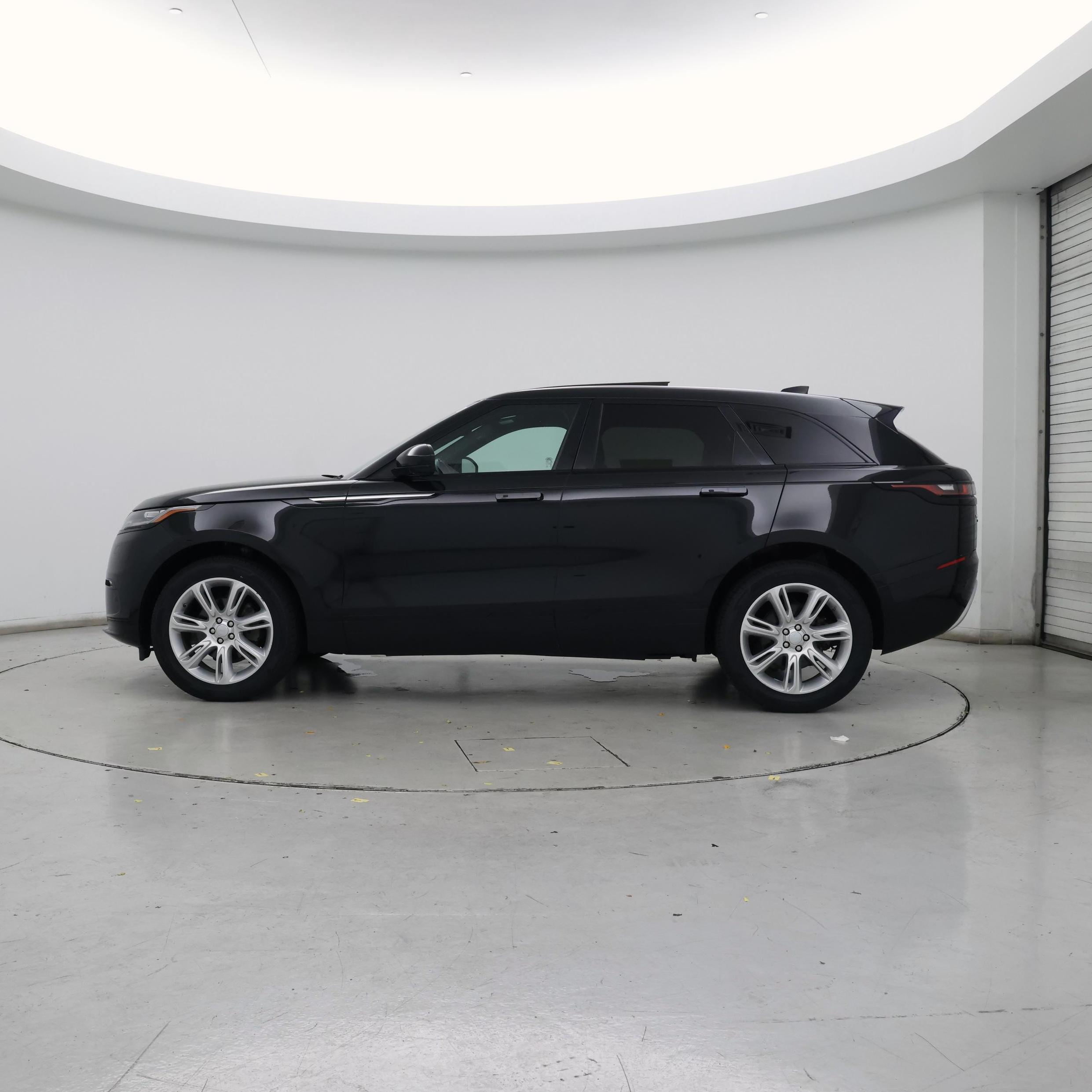 Thumbnail: 2020 Land Rover Range Rover Velar - 3