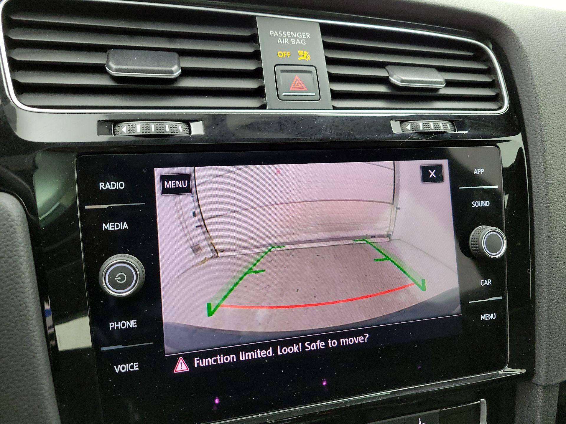 Thumbnail: 2018 Volkswagen Golf - 14