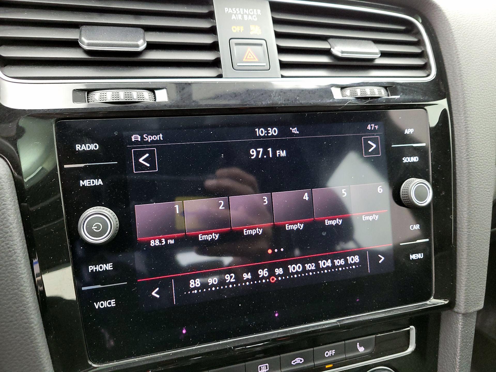 Thumbnail: 2018 Volkswagen Golf - 15