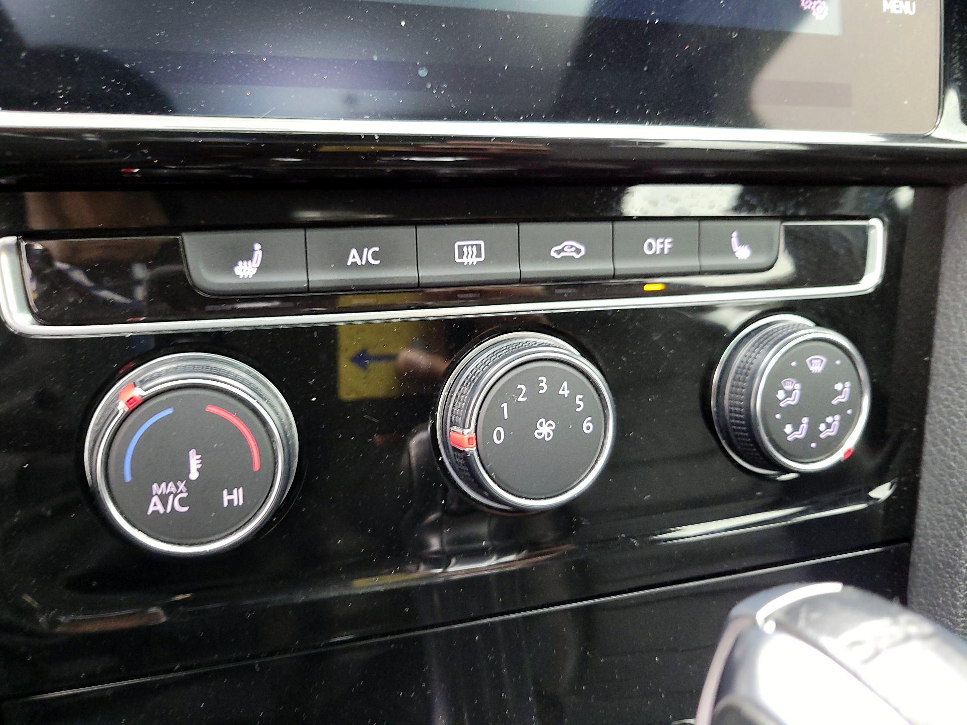 Thumbnail: 2018 Volkswagen Golf - 16