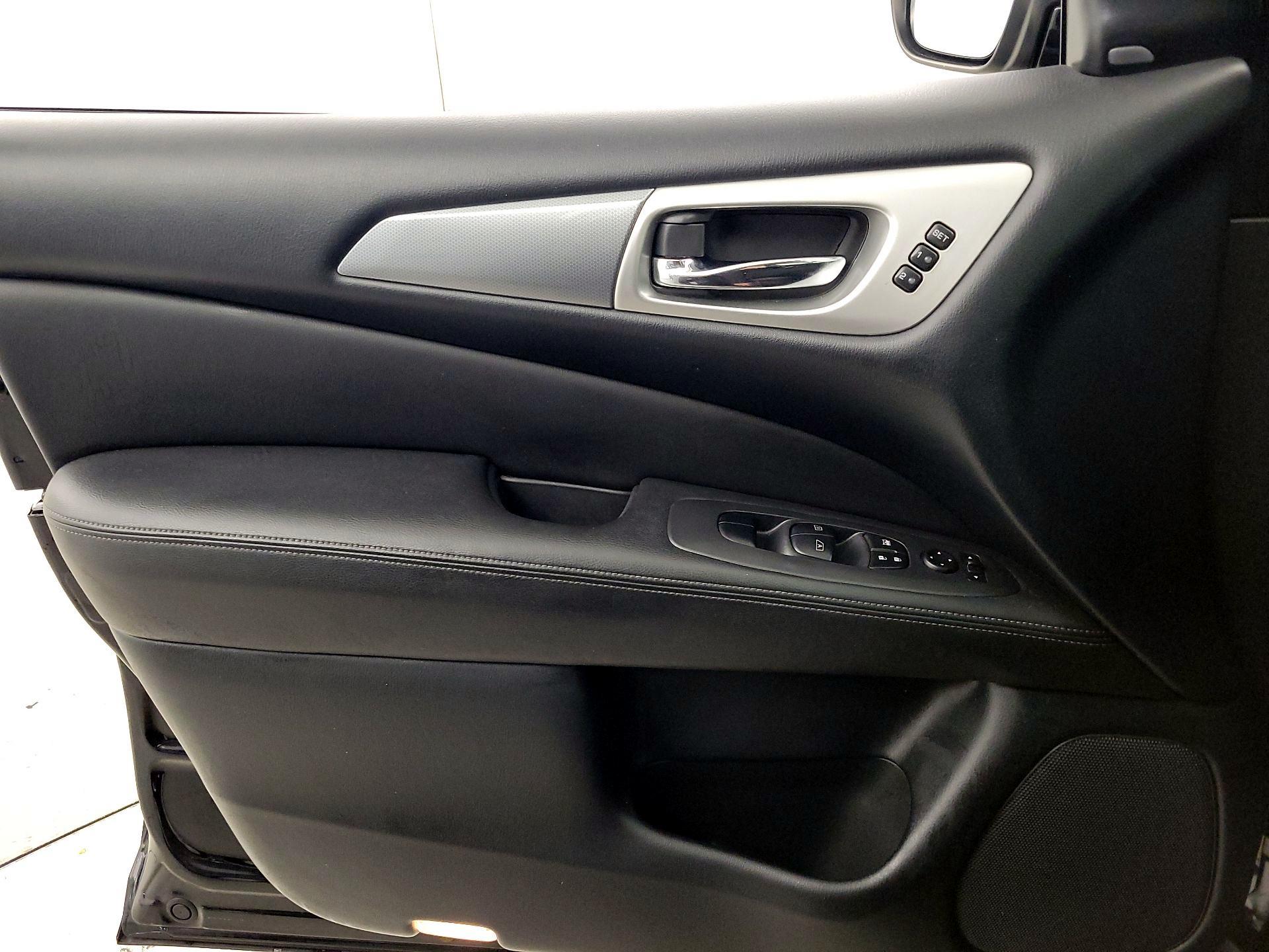 Thumbnail: 2018 Nissan Pathfinder - 12