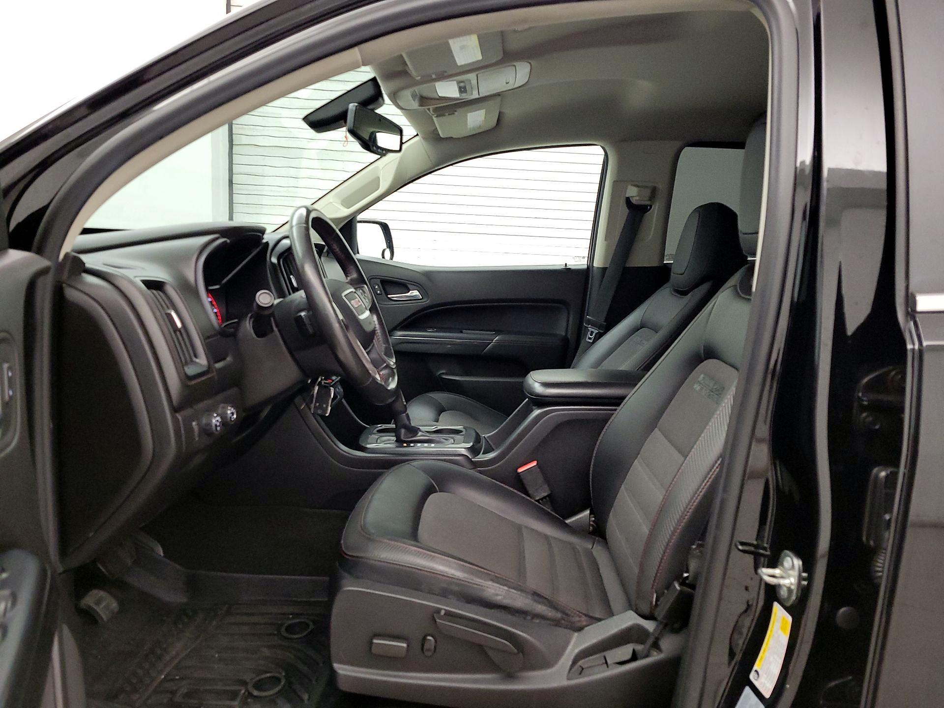 Thumbnail: 2015 GMC Canyon - 11