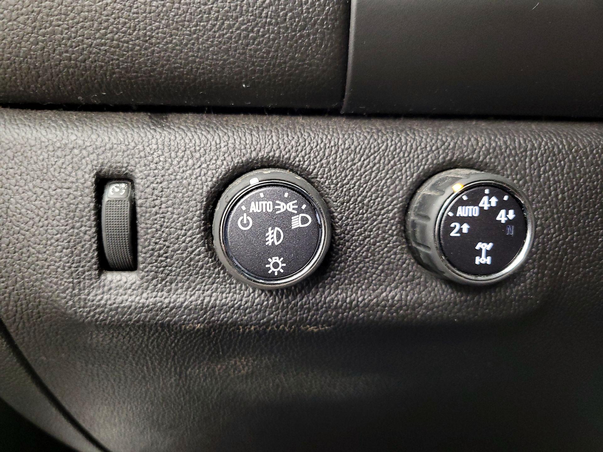 Thumbnail: 2015 GMC Canyon - 13