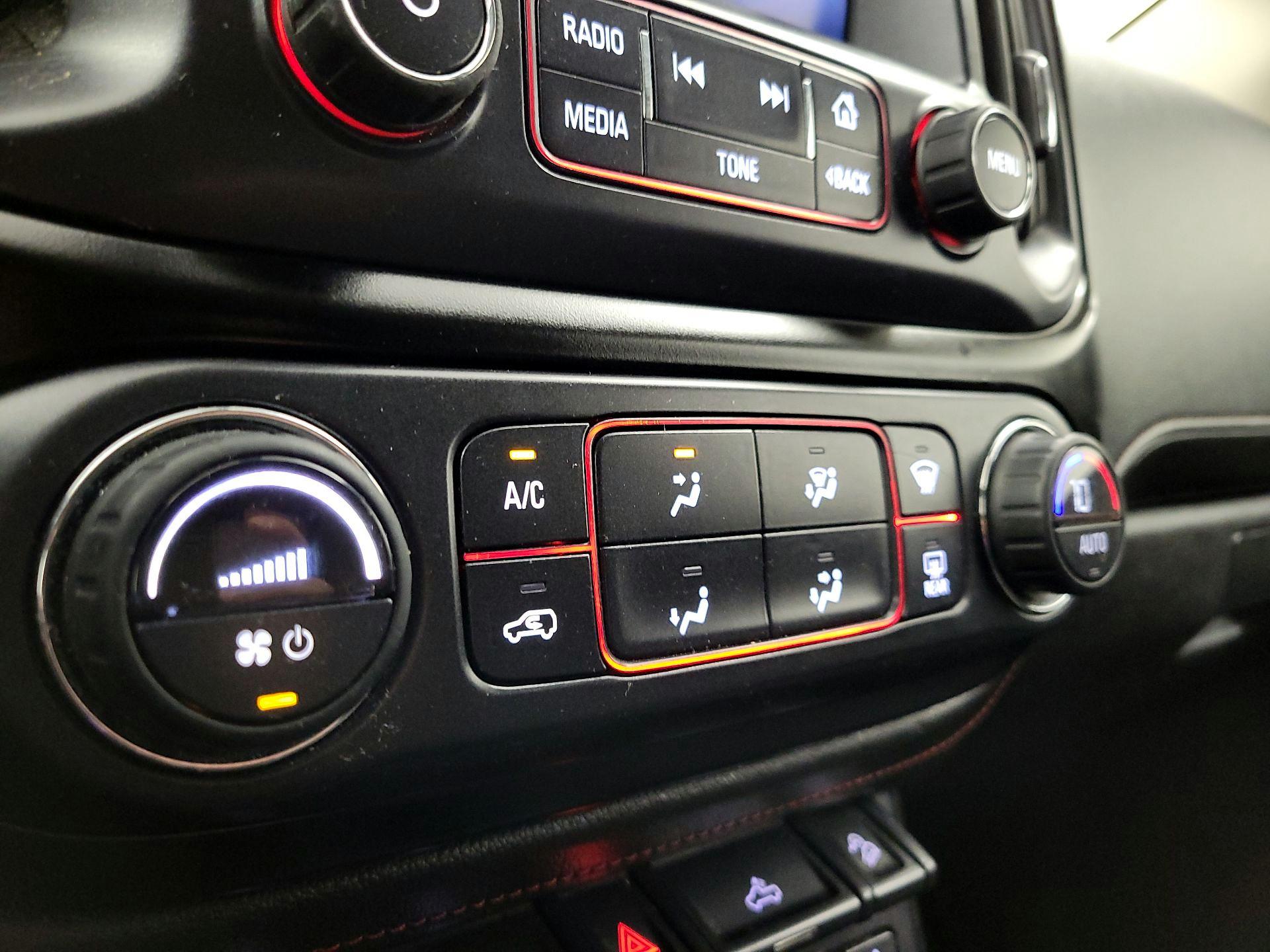 Thumbnail: 2015 GMC Canyon - 17