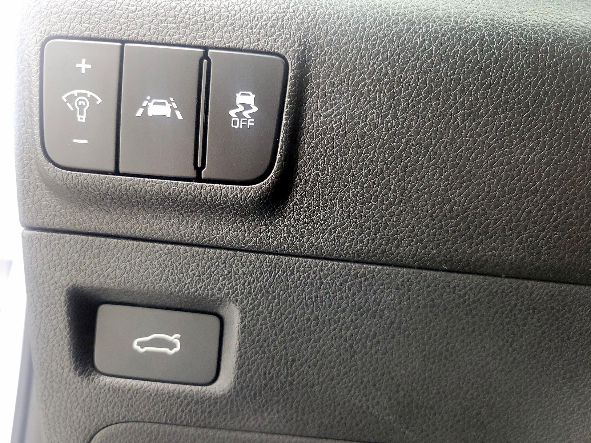 Thumbnail: 2023 Kia K5 - 13