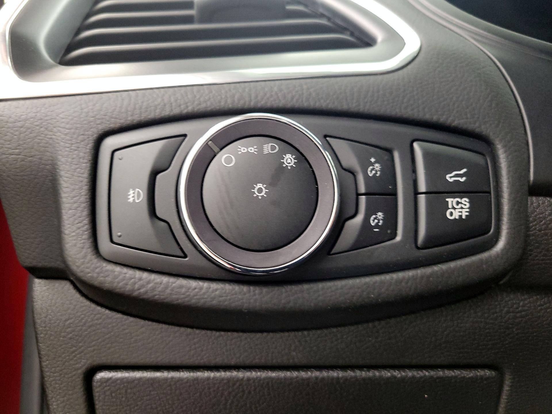 Thumbnail: 2022 Ford Edge - 13