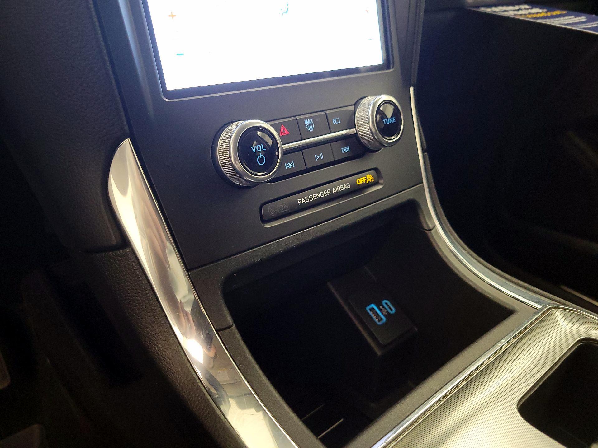 Thumbnail: 2022 Ford Edge - 19