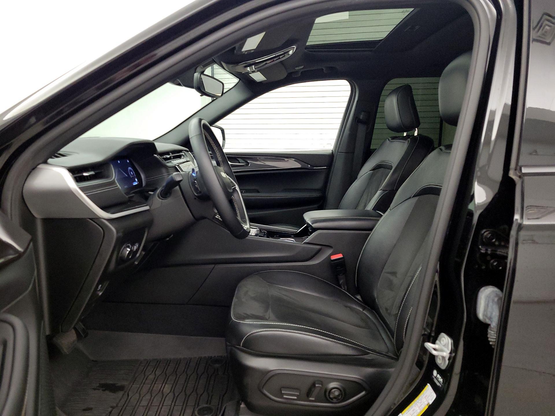 Thumbnail: 2022 Jeep Grand Cherokee - 11