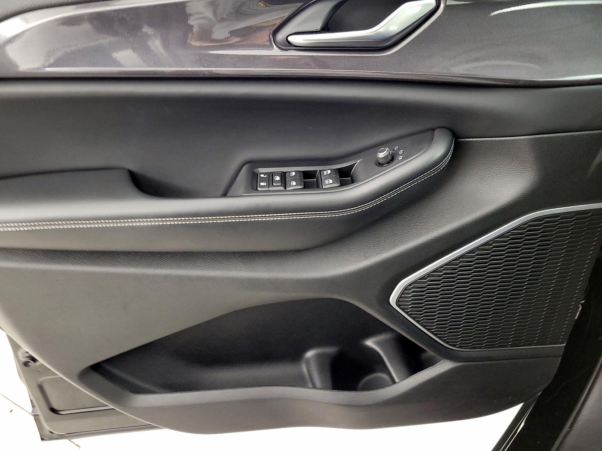 Thumbnail: 2022 Jeep Grand Cherokee - 12