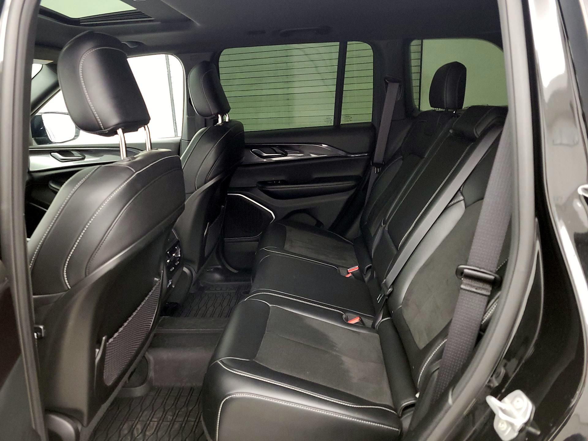 Thumbnail: 2022 Jeep Grand Cherokee - 20