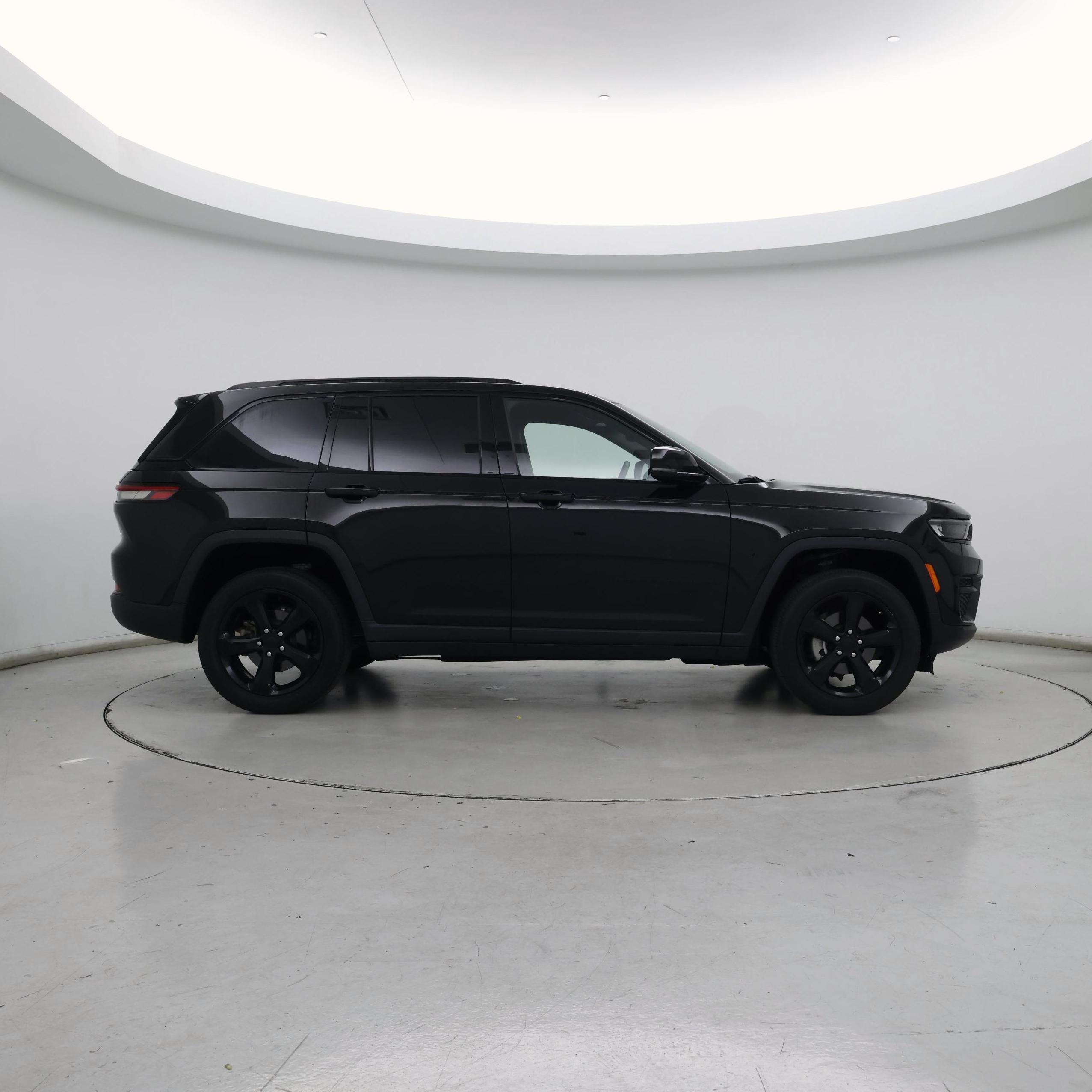 Thumbnail: 2022 Jeep Grand Cherokee - 7