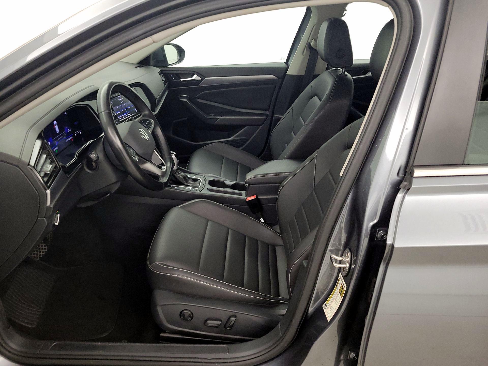 Thumbnail: 2024 Volkswagen Jetta - 11