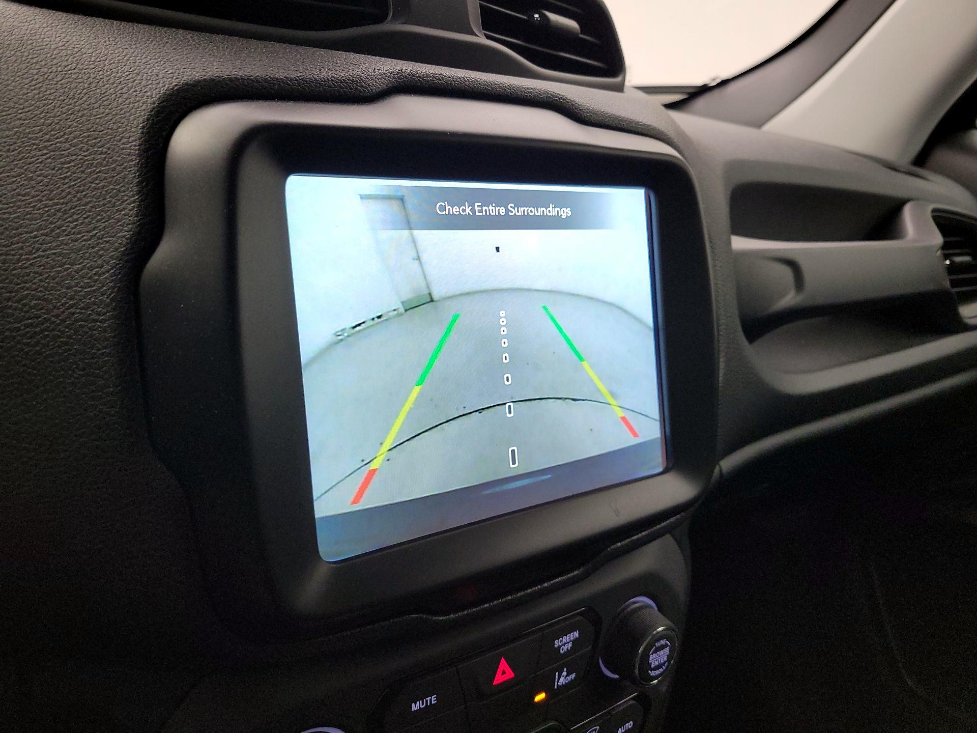 Thumbnail: 2021 Jeep Renegade - 15