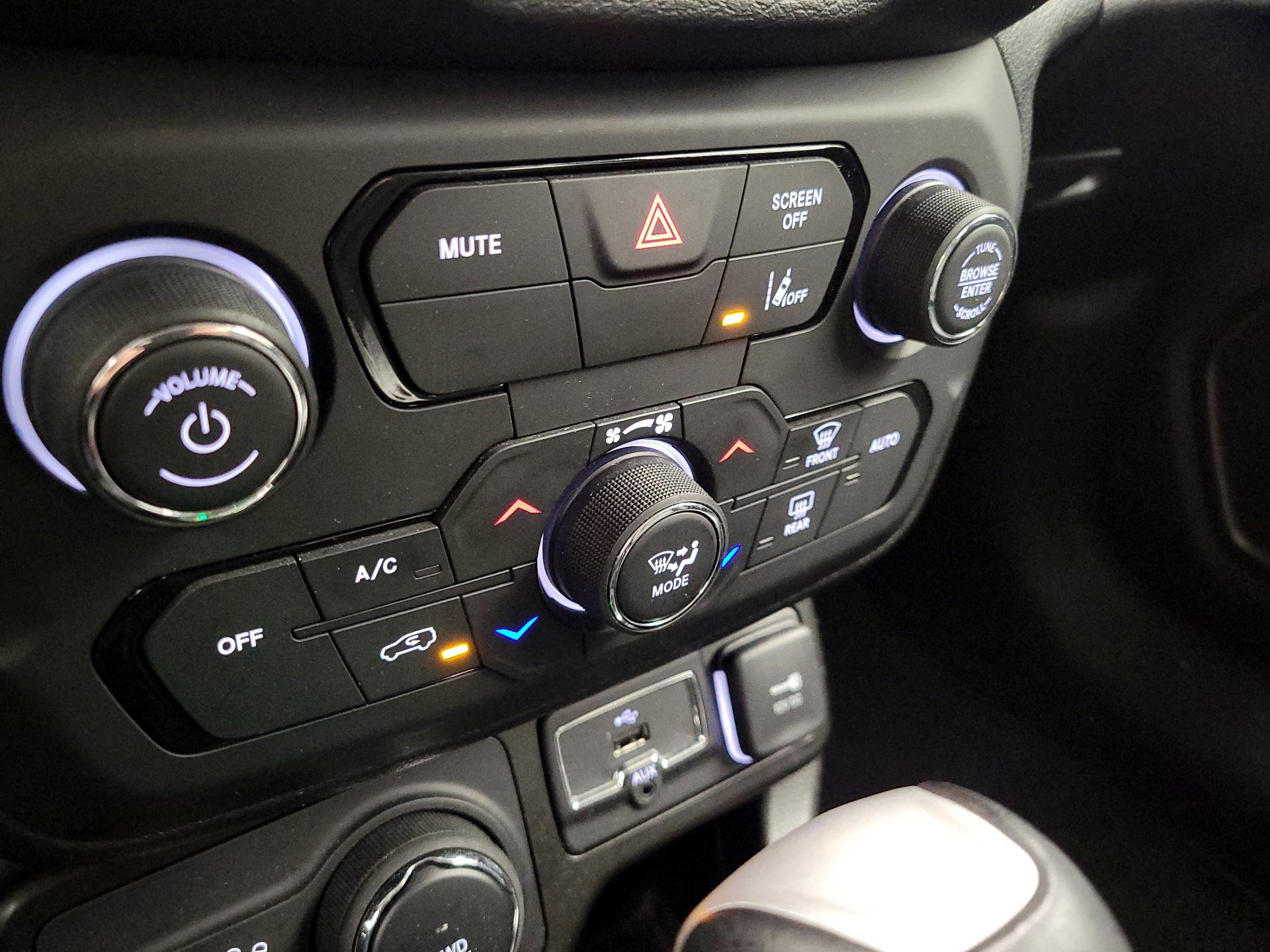 Thumbnail: 2021 Jeep Renegade - 17