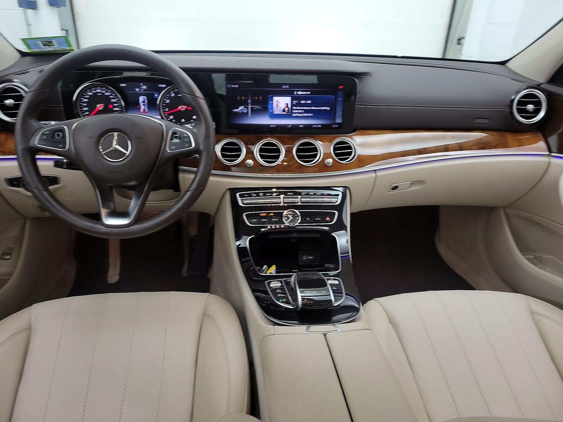 Thumbnail: 2018 Mercedes-Benz E-Class - 9