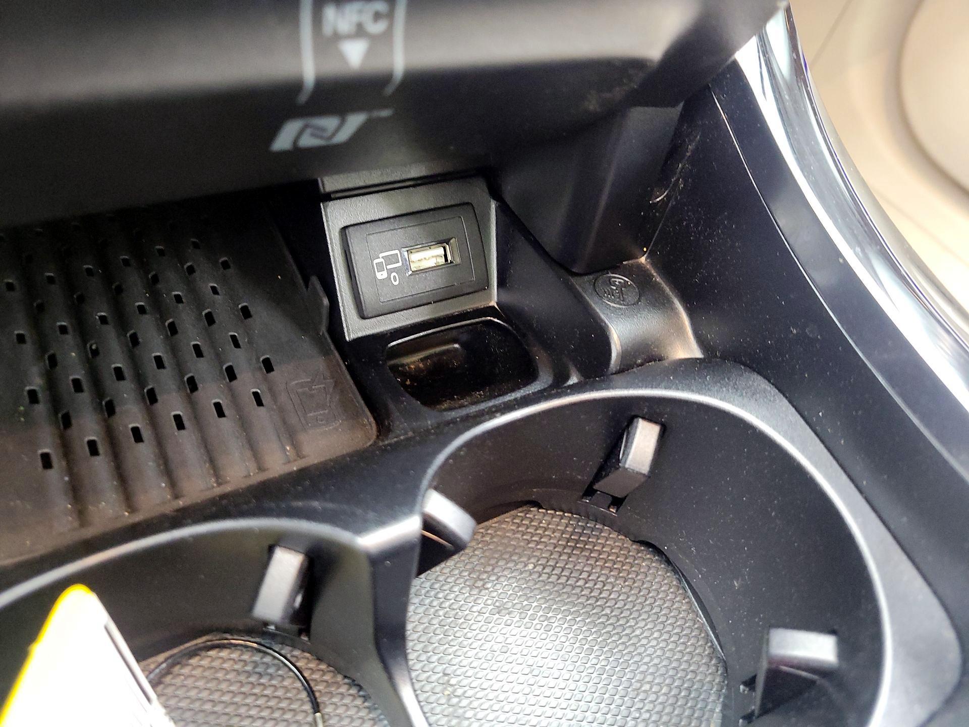 Thumbnail: 2018 Mercedes-Benz E-Class - 18