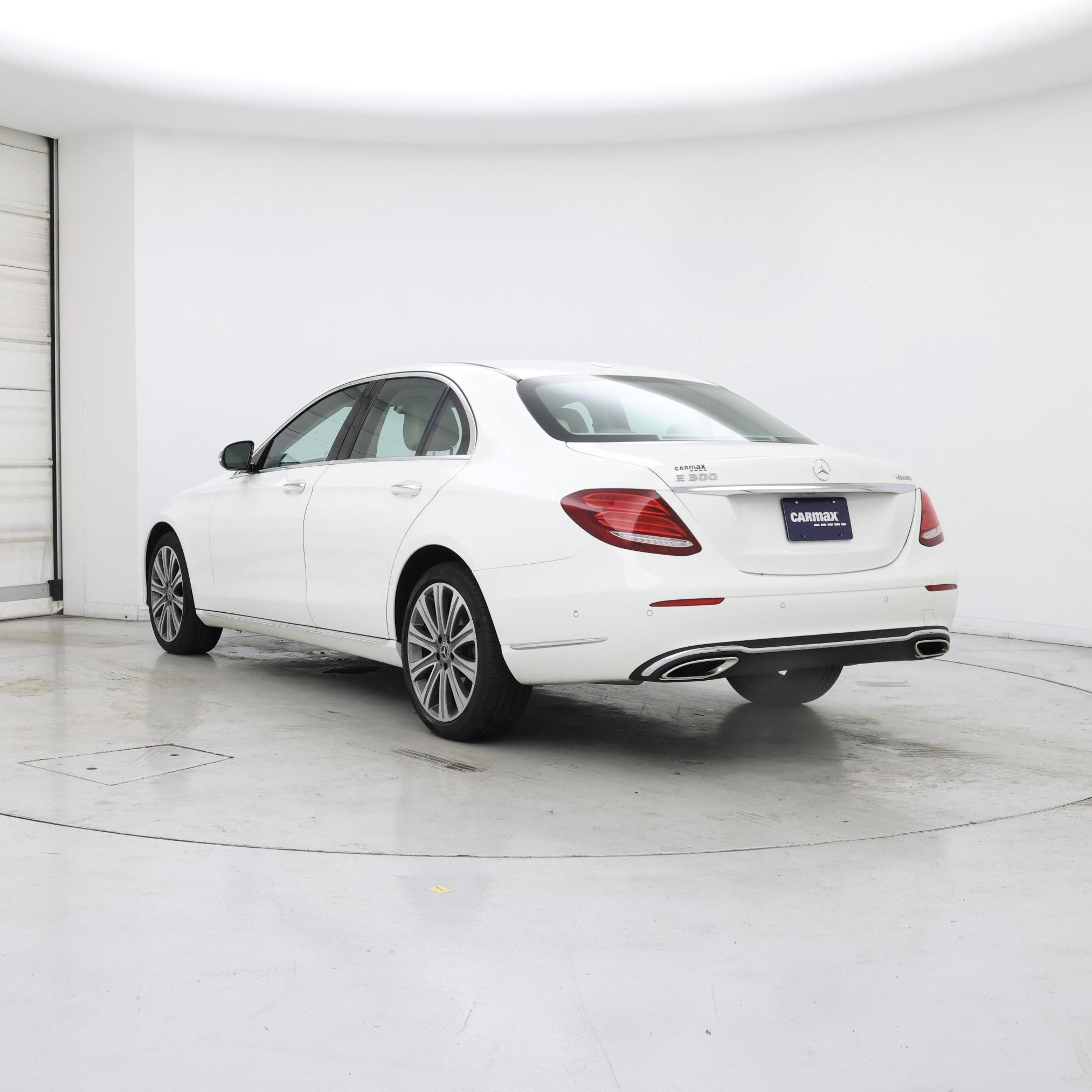 Thumbnail: 2018 Mercedes-Benz E-Class - 2