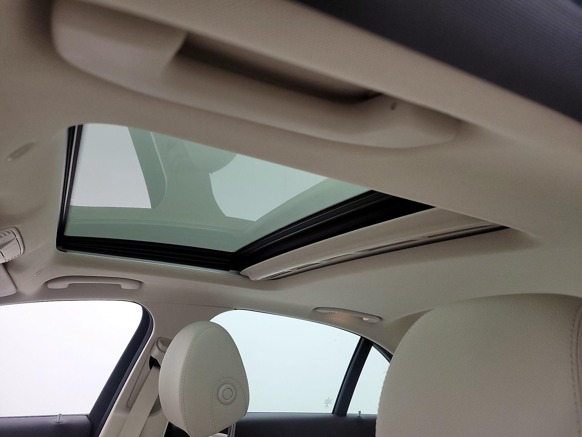 Thumbnail: 2018 Mercedes-Benz E-Class - 19