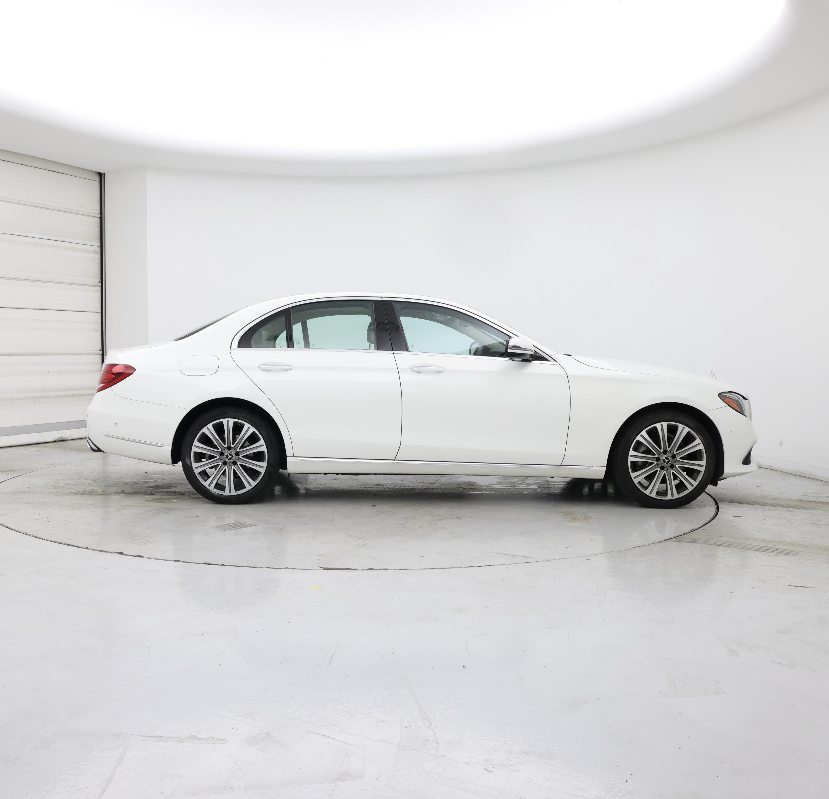 Thumbnail: 2018 Mercedes-Benz E-Class - 7