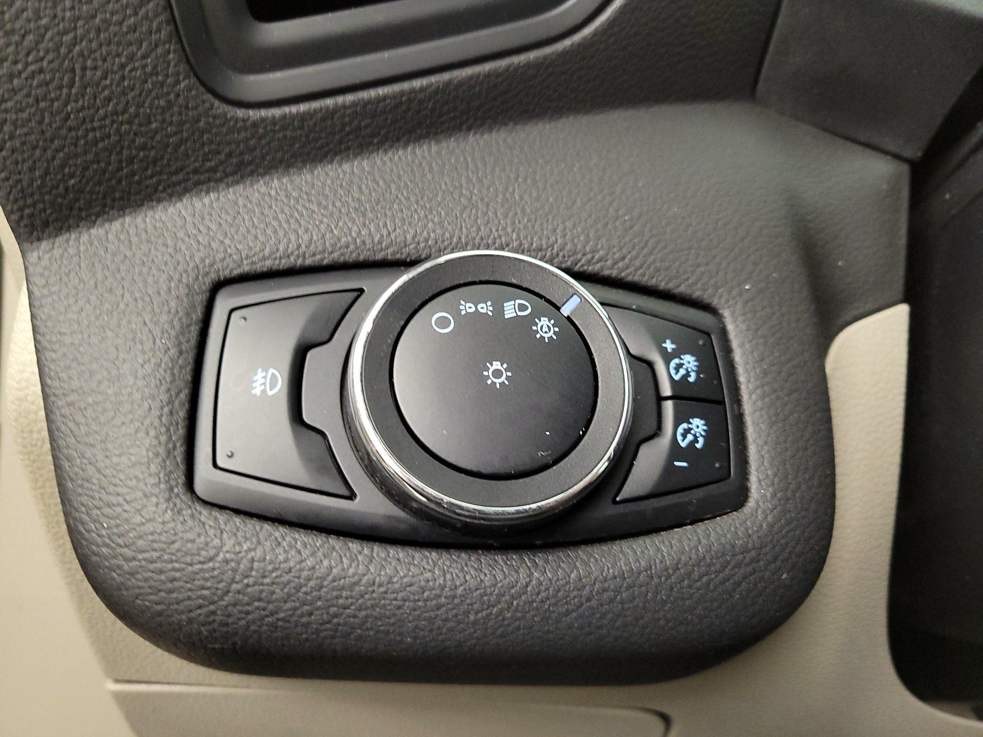 Thumbnail: 2015 Ford C-Max - 13