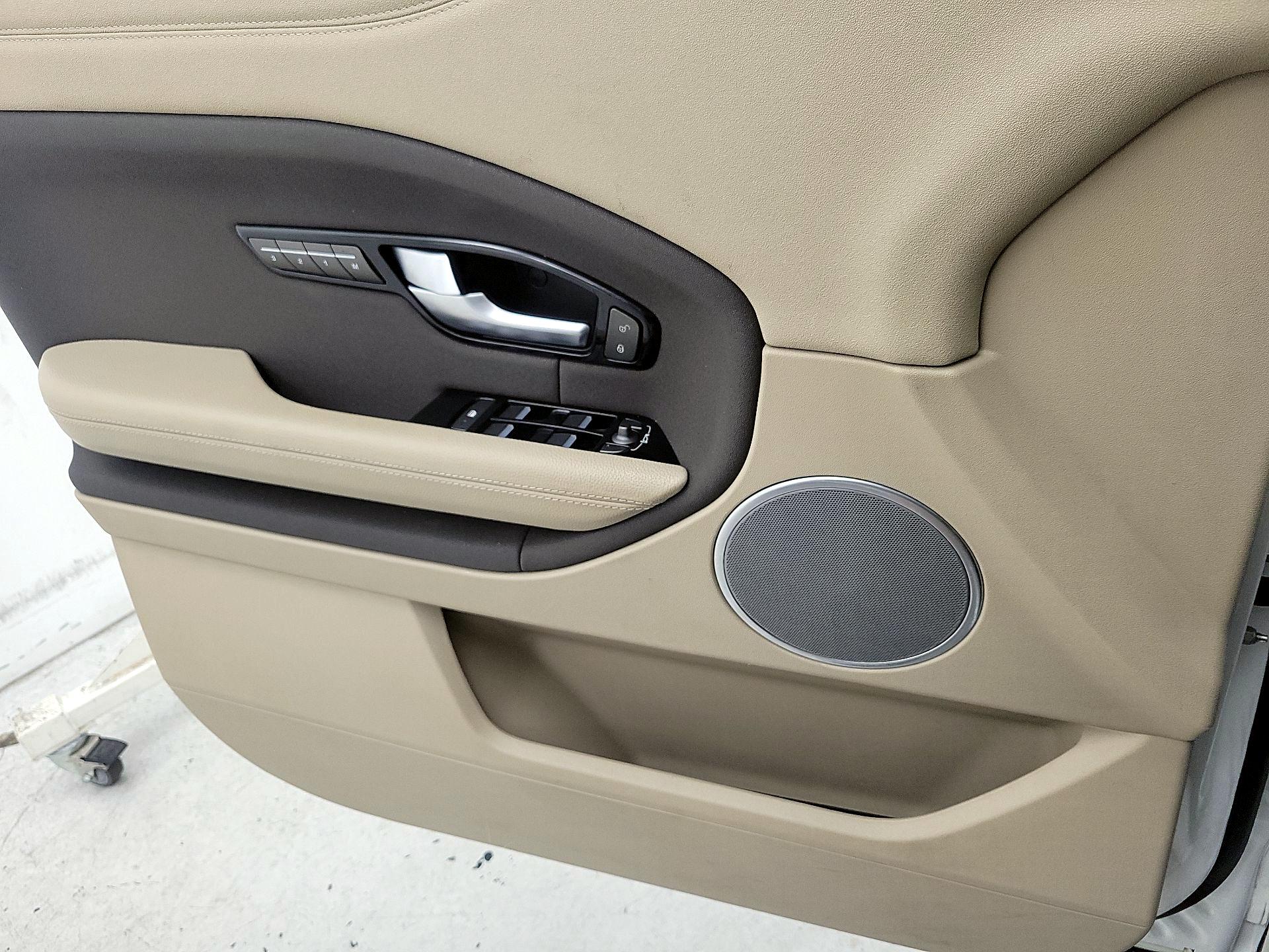 Thumbnail: 2017 Land Rover Range Rover Evoque - 12