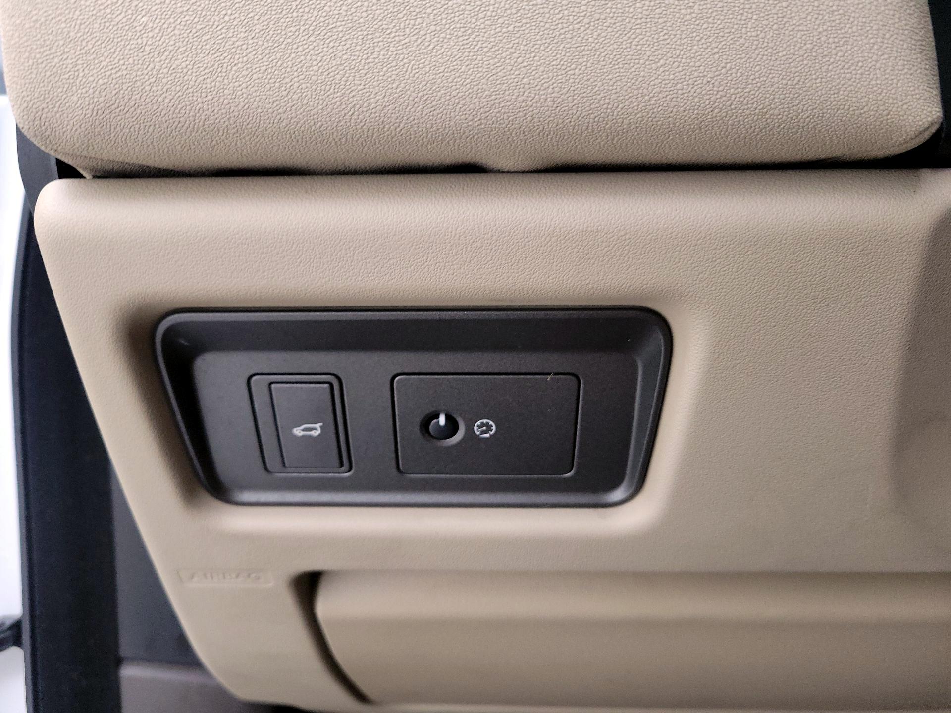 Thumbnail: 2017 Land Rover Range Rover Evoque - 13