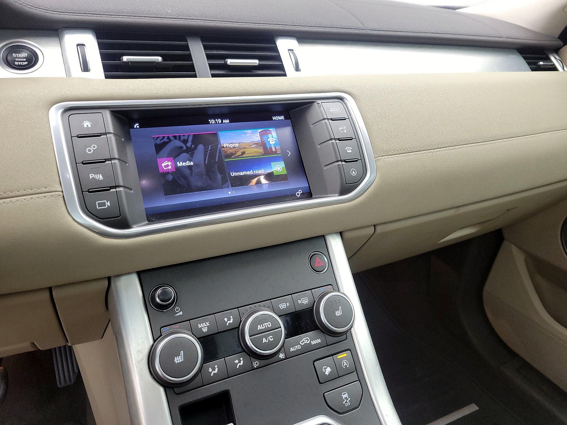 Thumbnail: 2017 Land Rover Range Rover Evoque - 16