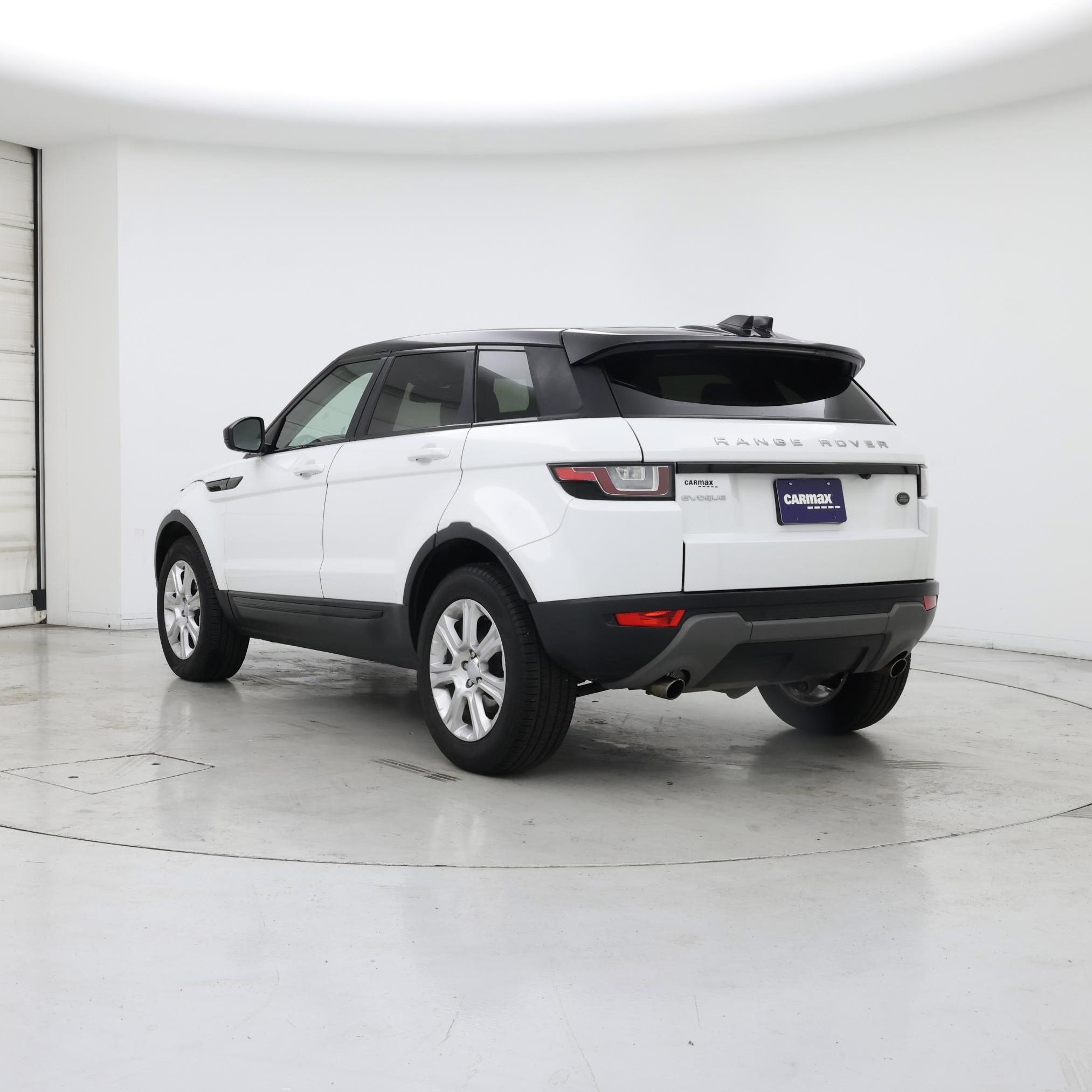 Thumbnail: 2017 Land Rover Range Rover Evoque - 2