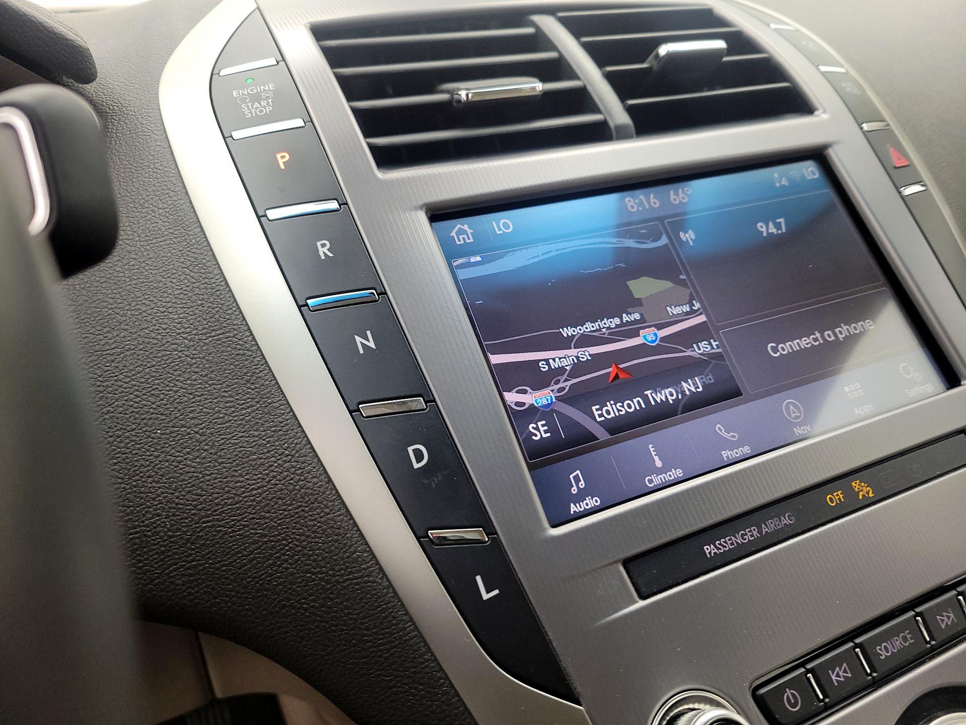 Thumbnail: 2019 Lincoln MKZ - 18