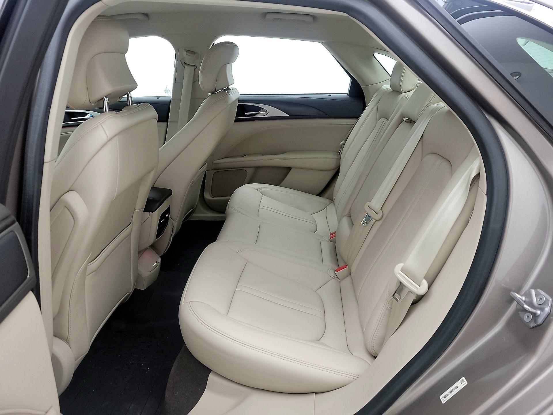 Thumbnail: 2019 Lincoln MKZ - 19